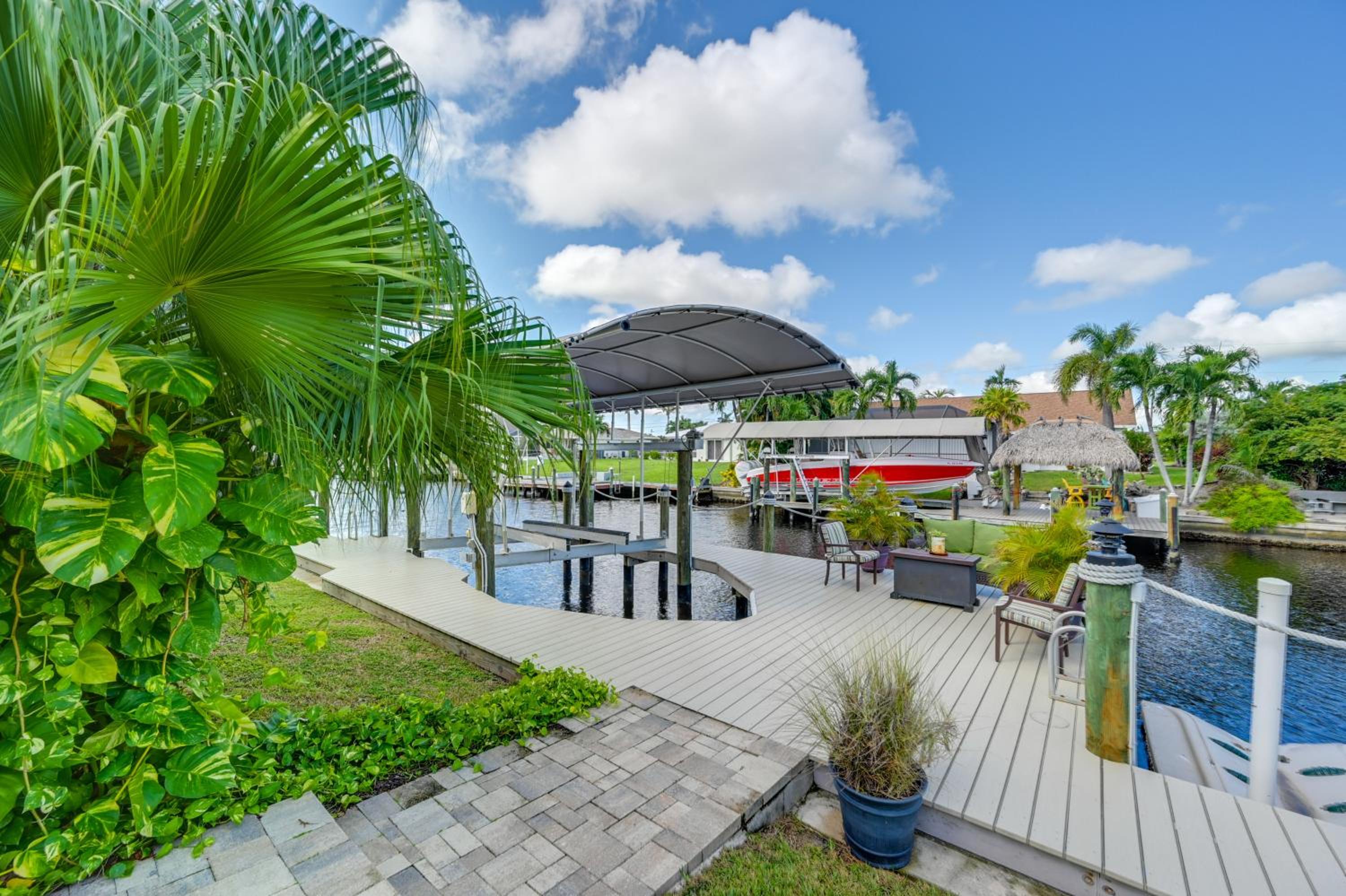 Saltwater Pool and Dock Canal-Front Cape Coral Home