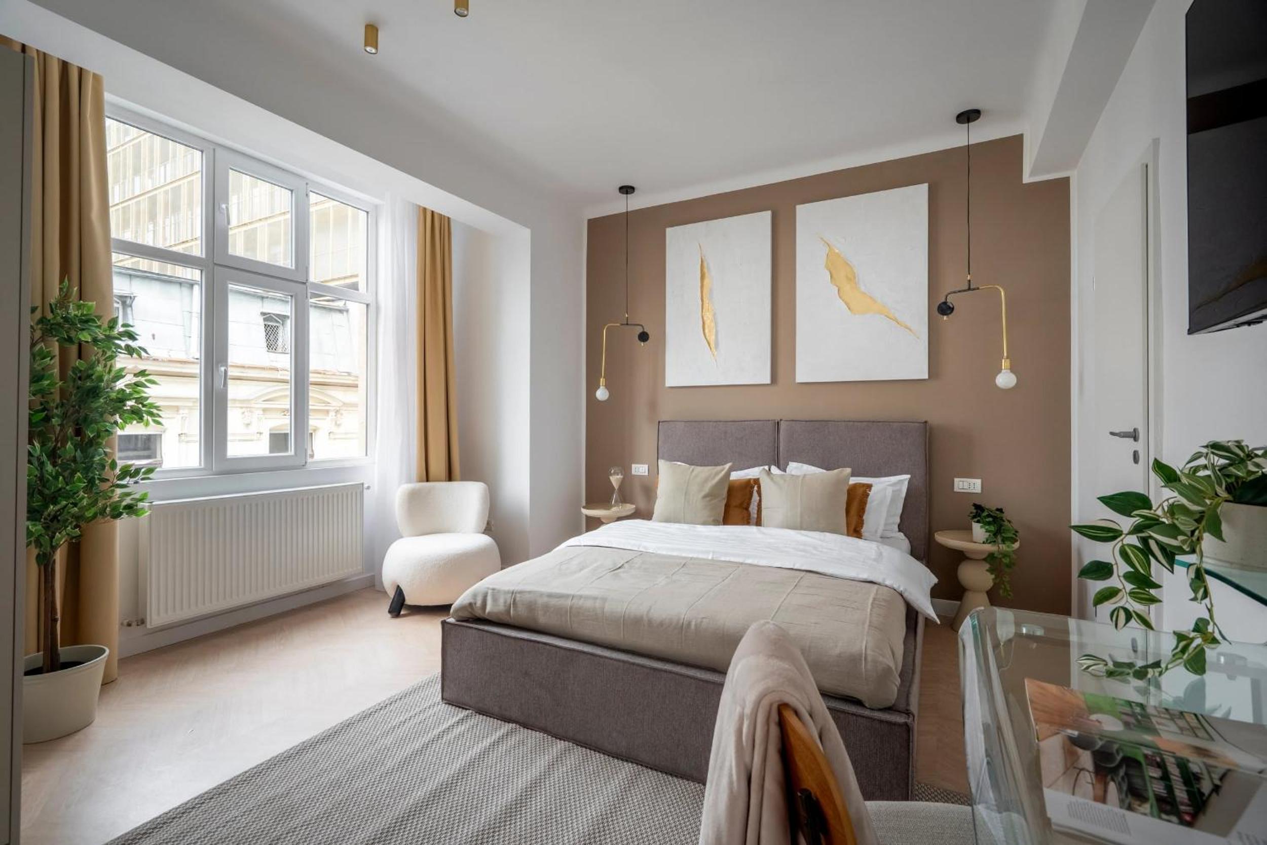 Full-Floor 2-Bedroom Apartment with Balconies - Prime Location near Calea Victoriei