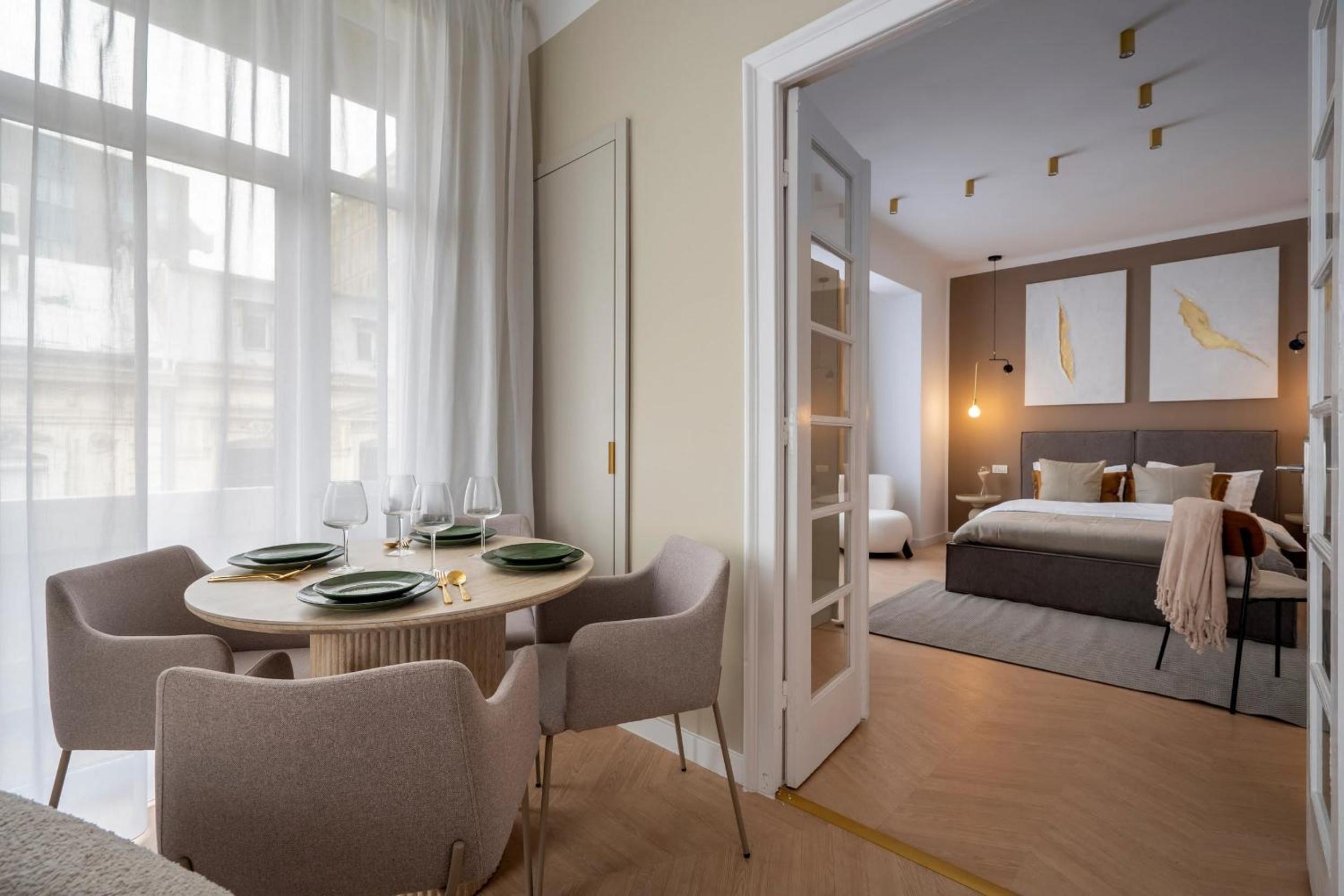 Full-Floor 2-Bedroom Apartment with Balconies - Prime Location near Calea Victoriei