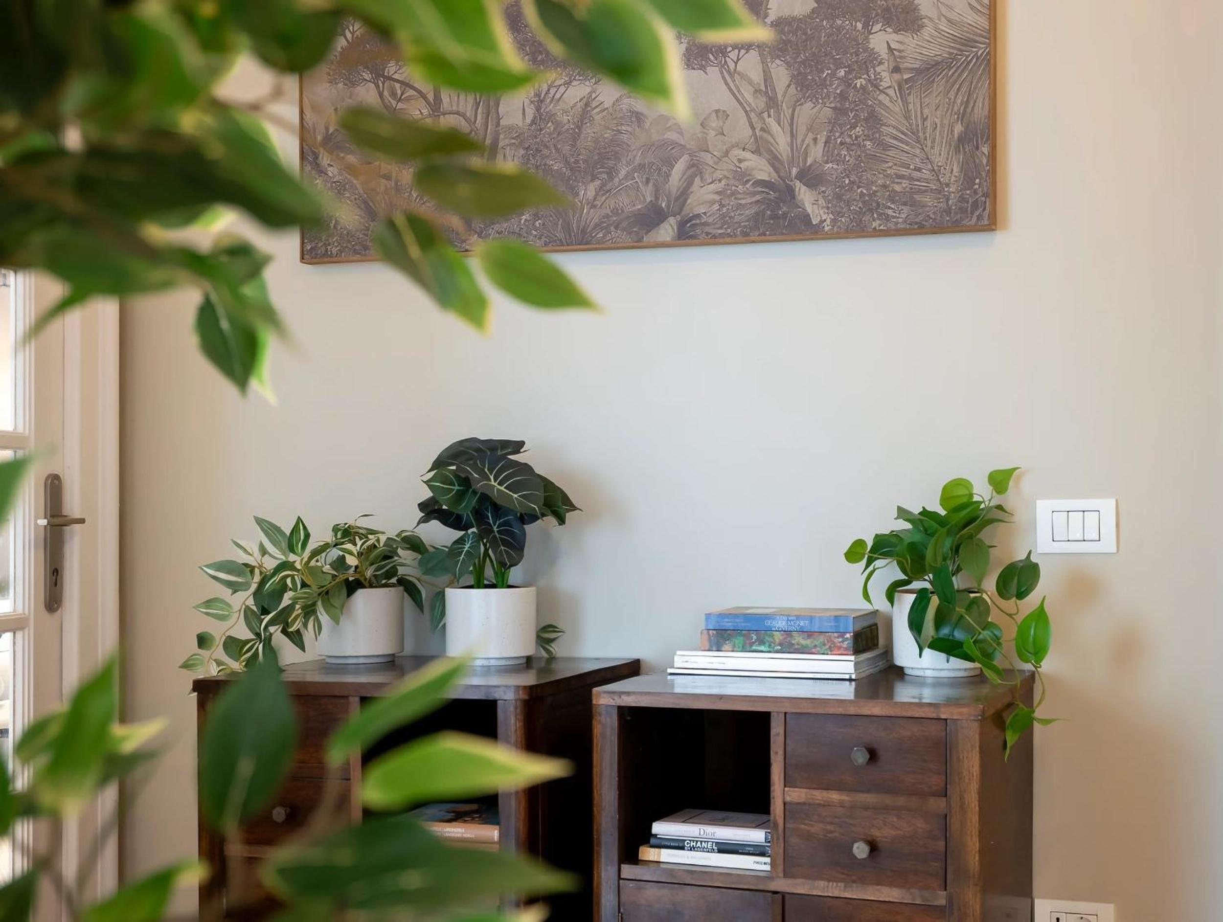 Full-Floor 2-Bedroom Apartment with Balconies - Prime Location near Calea Victoriei