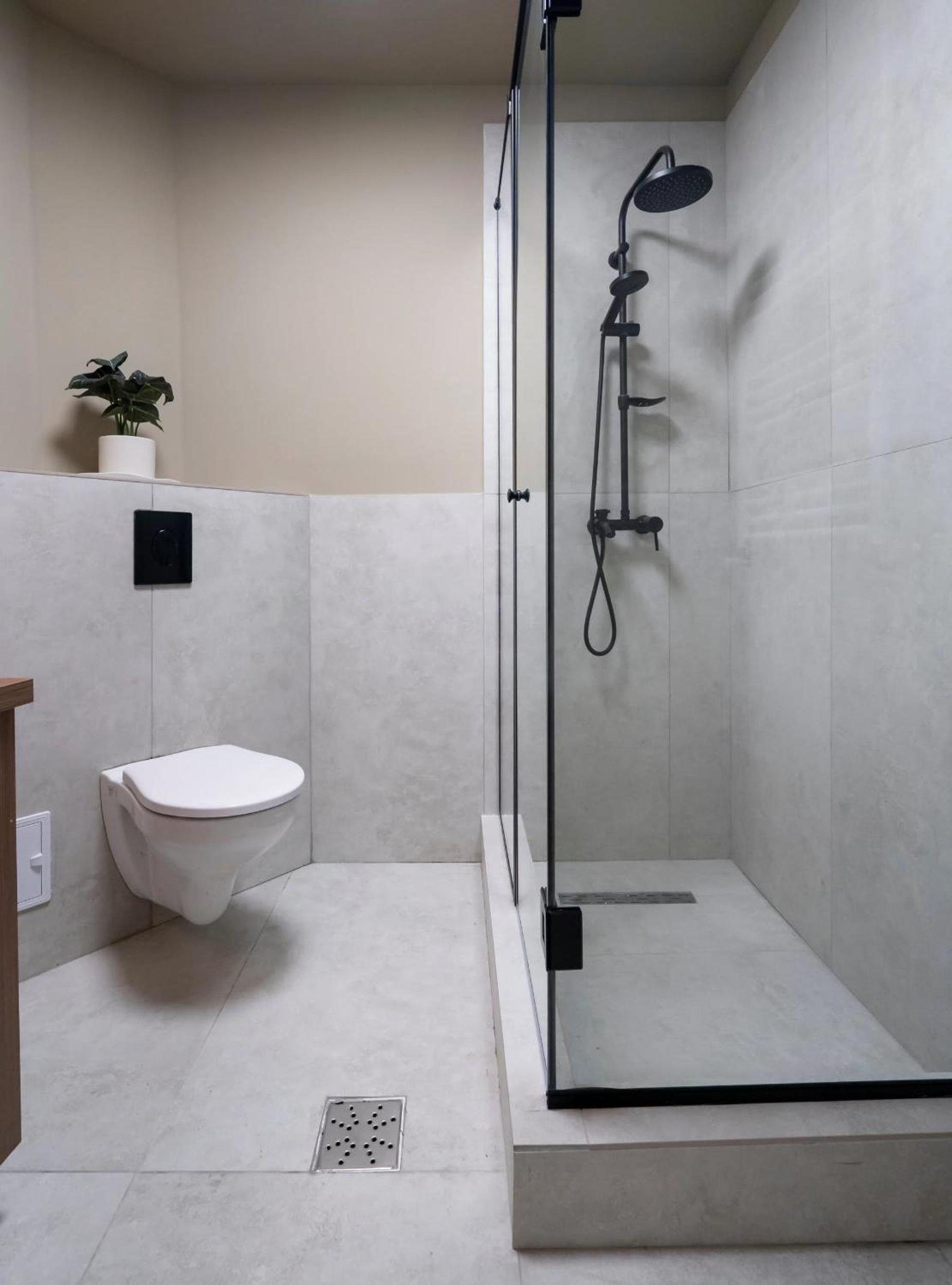 Full-Floor 2-Bedroom Apartment with Balconies - Prime Location near Calea Victoriei