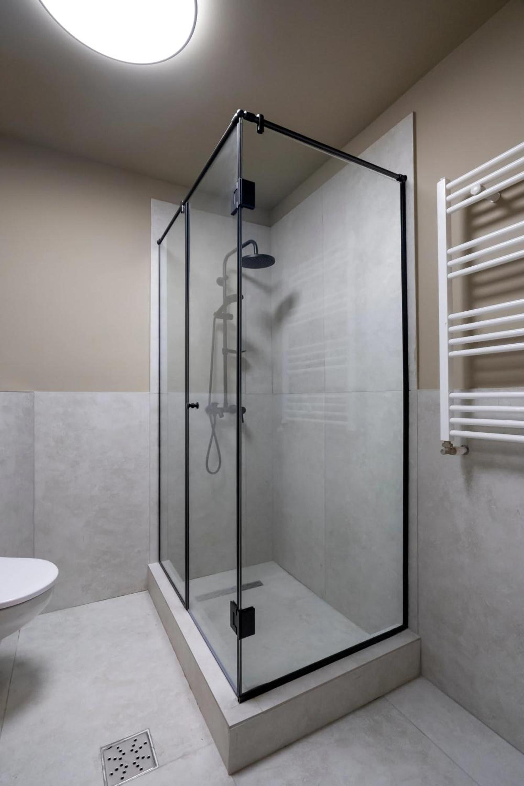 Full-Floor 2-Bedroom Apartment with Balconies - Prime Location near Calea Victoriei