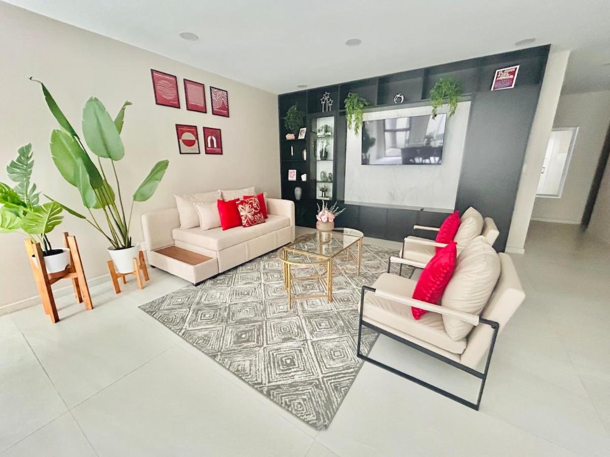 US Embassy Autodromo apartment 30 minutes away — Mexico City