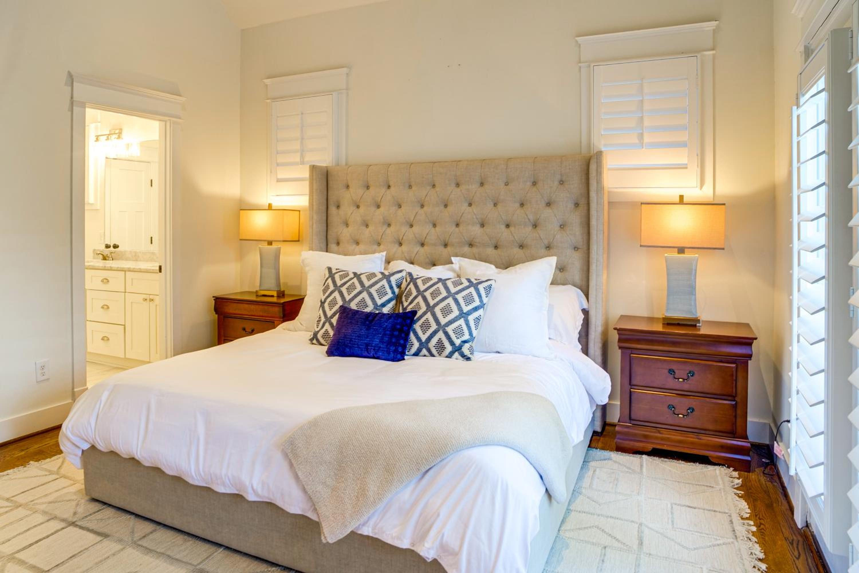 Walk to 12 South Getaway with Outdoor Dining!