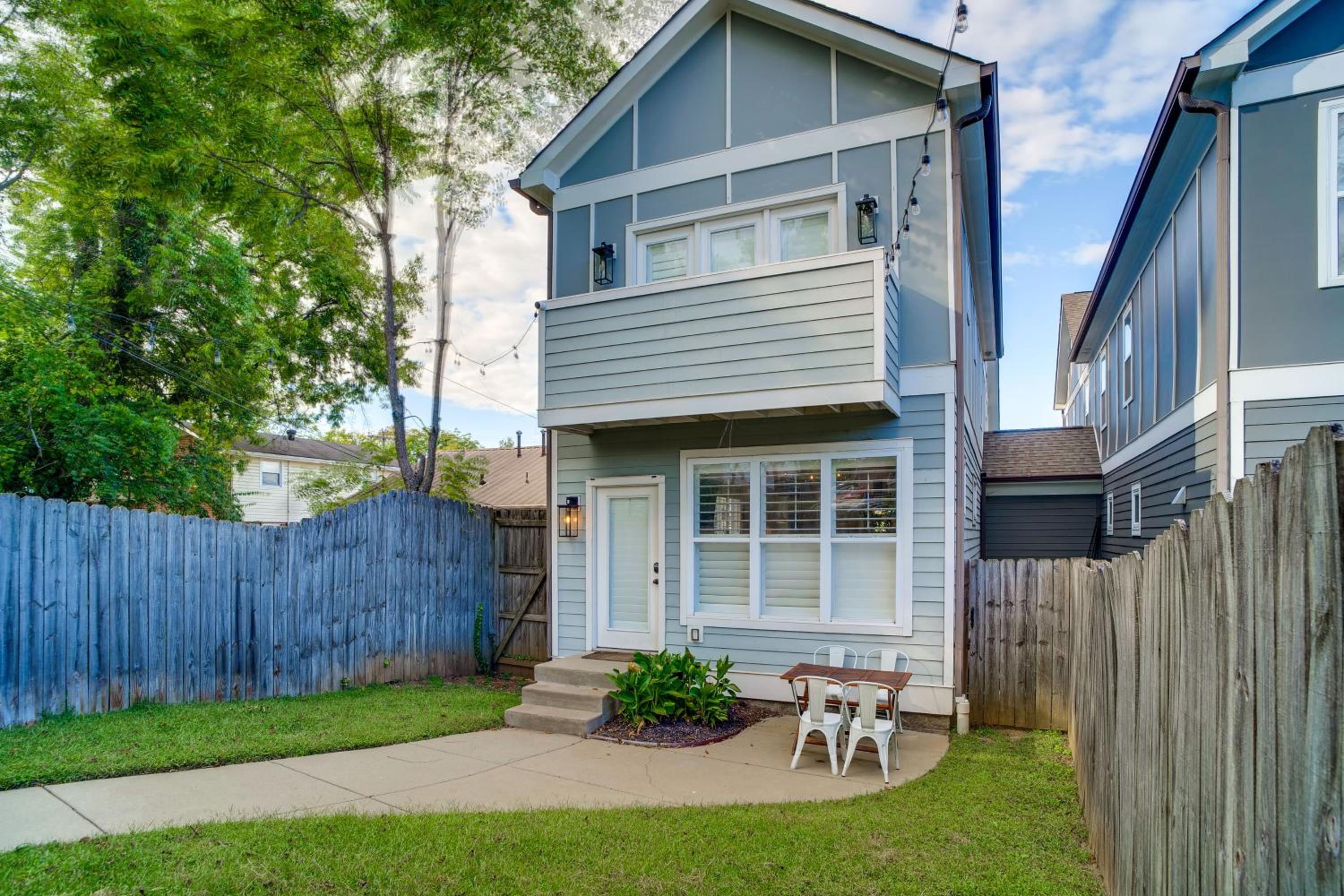 Walk to 12 South Getaway with Outdoor Dining!