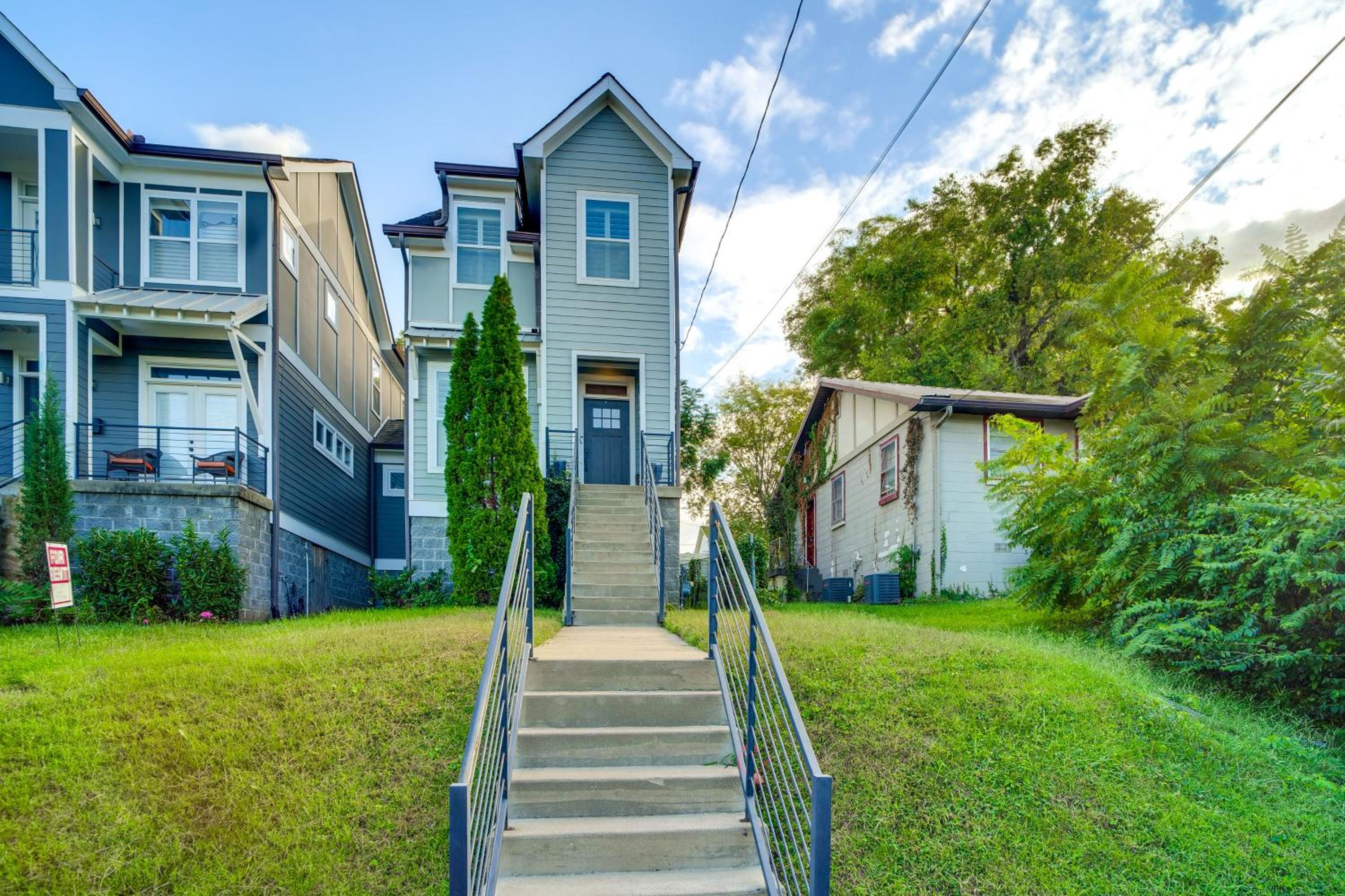 Walk to 12 South Getaway with Outdoor Dining!