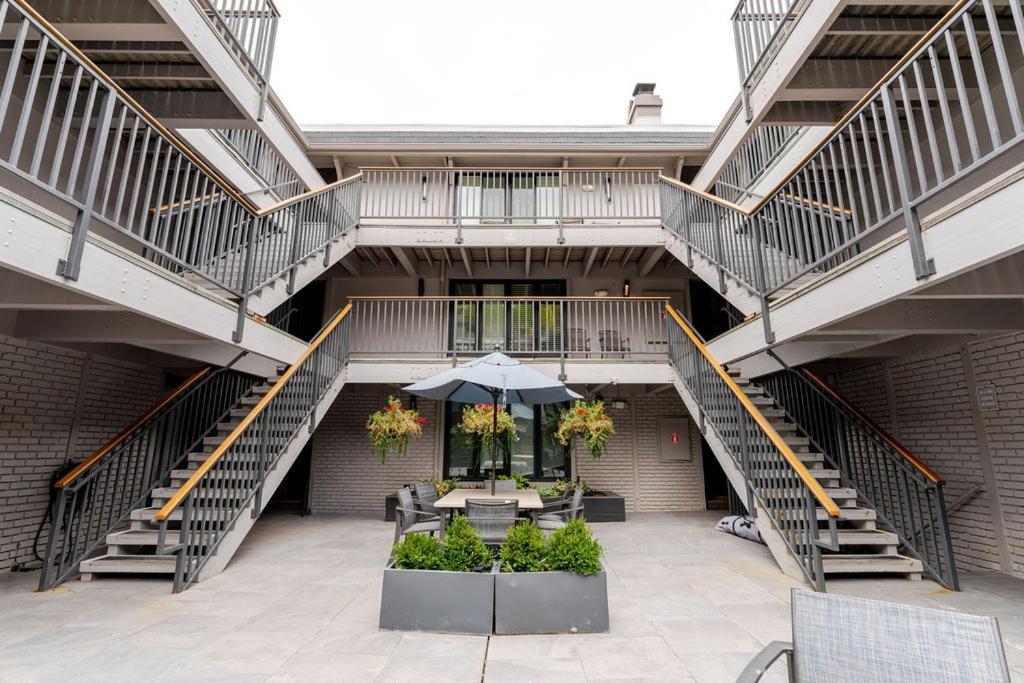 Aspen Downtown 2BR Ski Condo with Fireplace - CD 17 condo