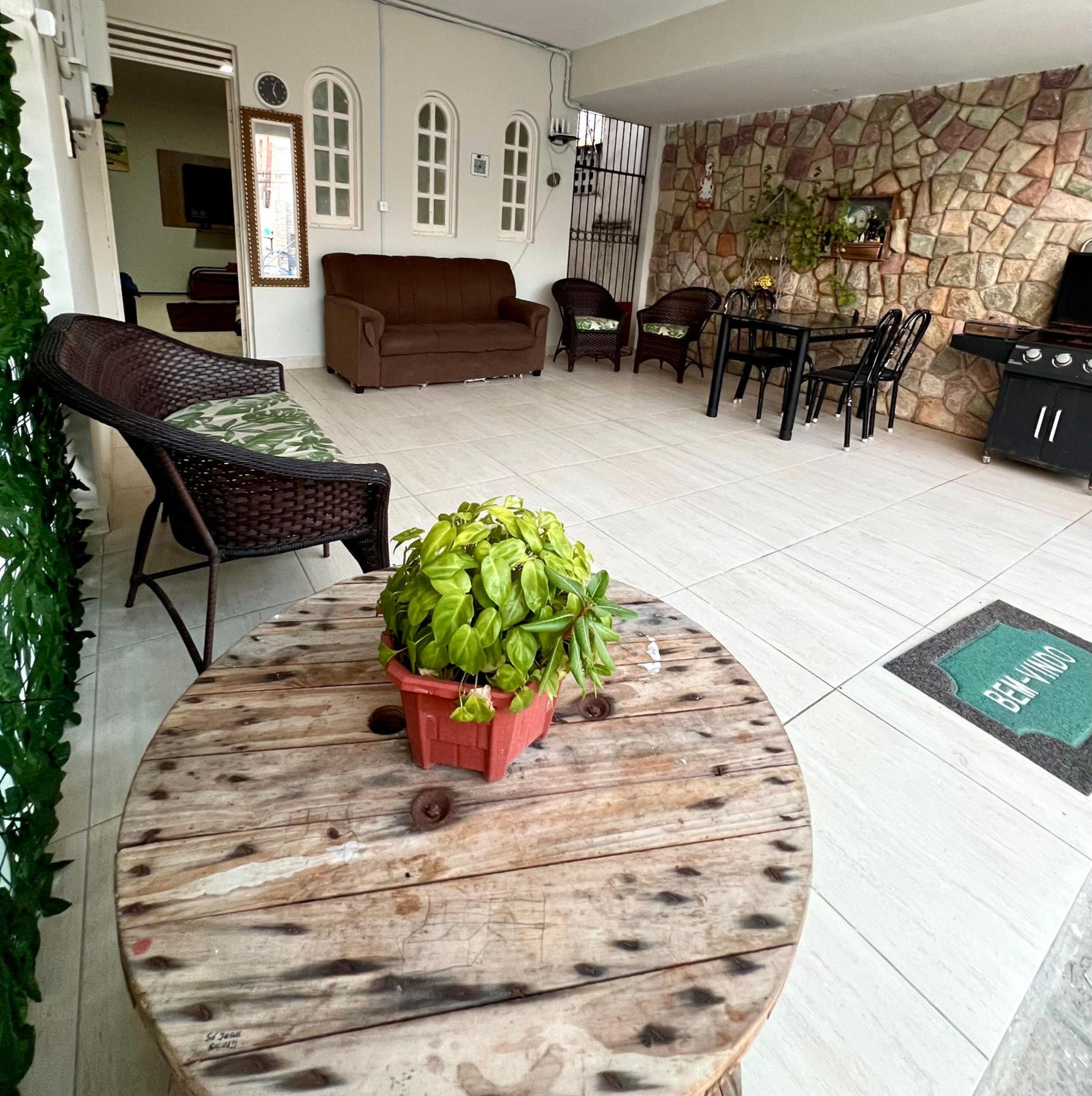 Casa 100 metros da praia do bessa