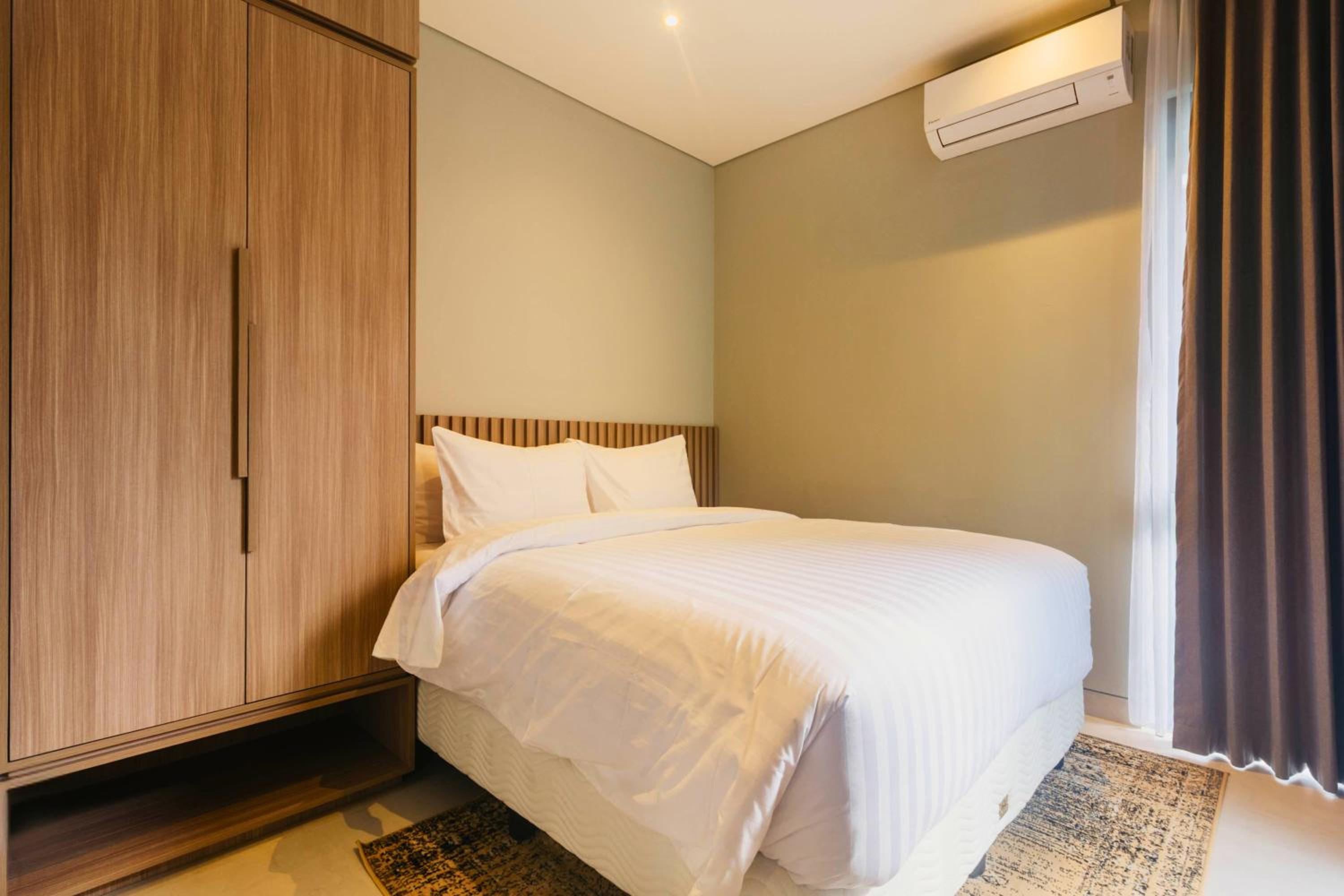 Resvara F28 - 3BR Private Pool Villa in Ciputra