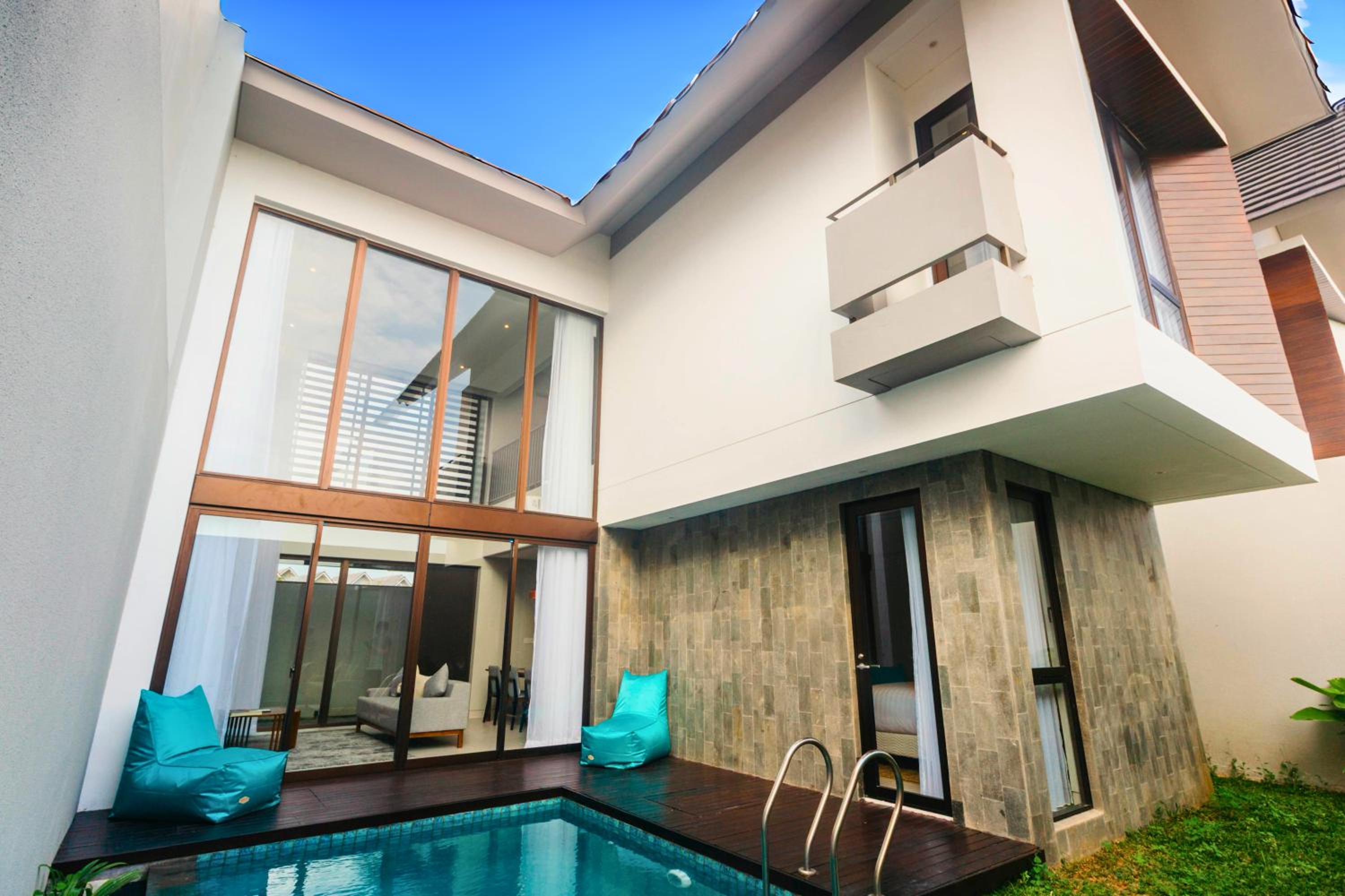 Resvara F27 - 3BR Private Pool Villa in Ciputra