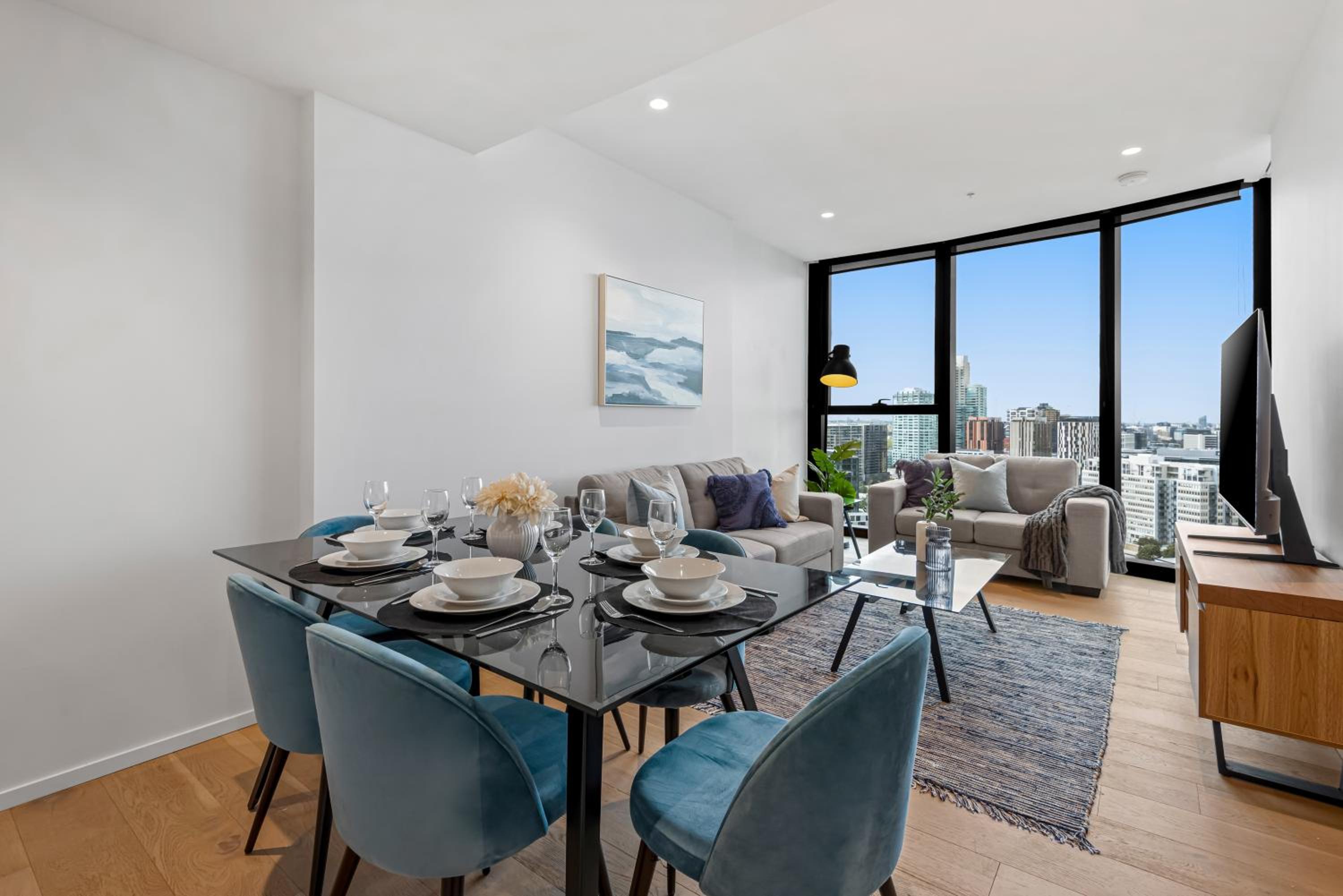 3BR Southbank Executive Apartment, Free Parking, Bay Views, Walk to Crown