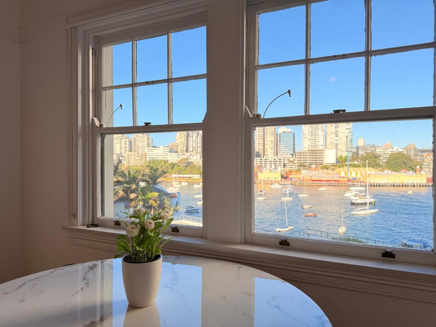 KozyGuru | MacMahons Point | Harbour Hideaway