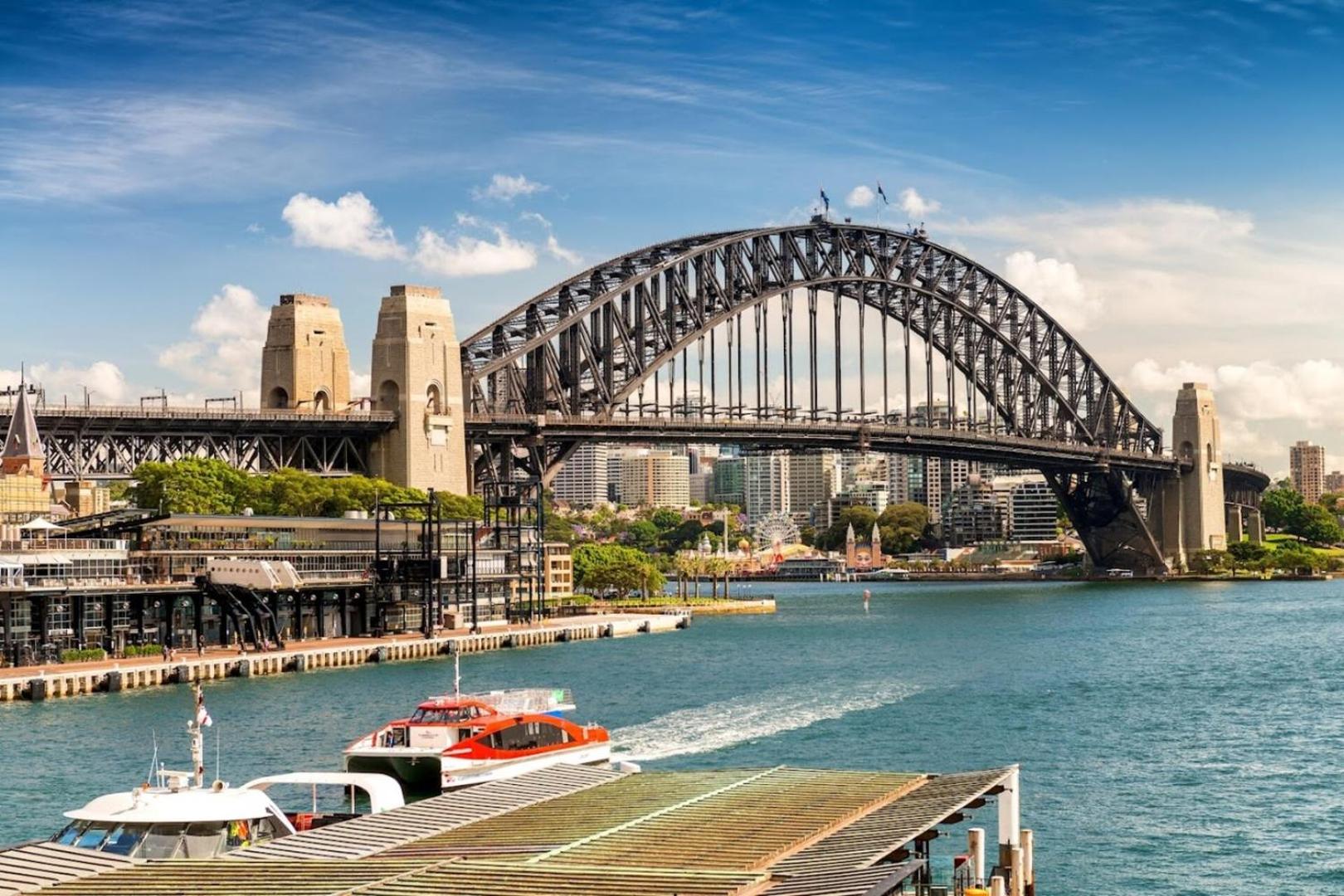 KozyGuru | MacMahons Point | Harbour Hideaway