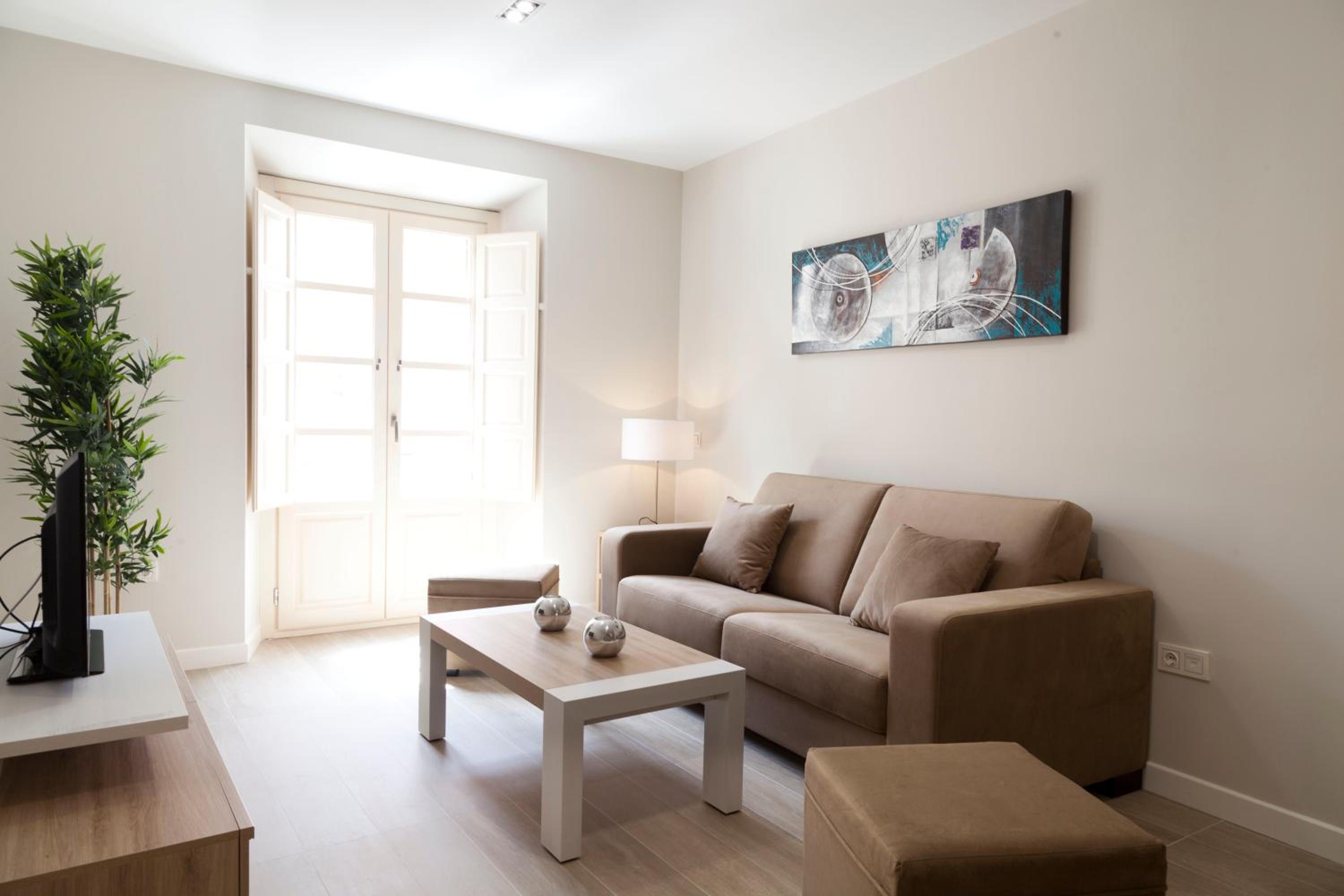 Apartamentos Pinar Málaga Centro - Carretería