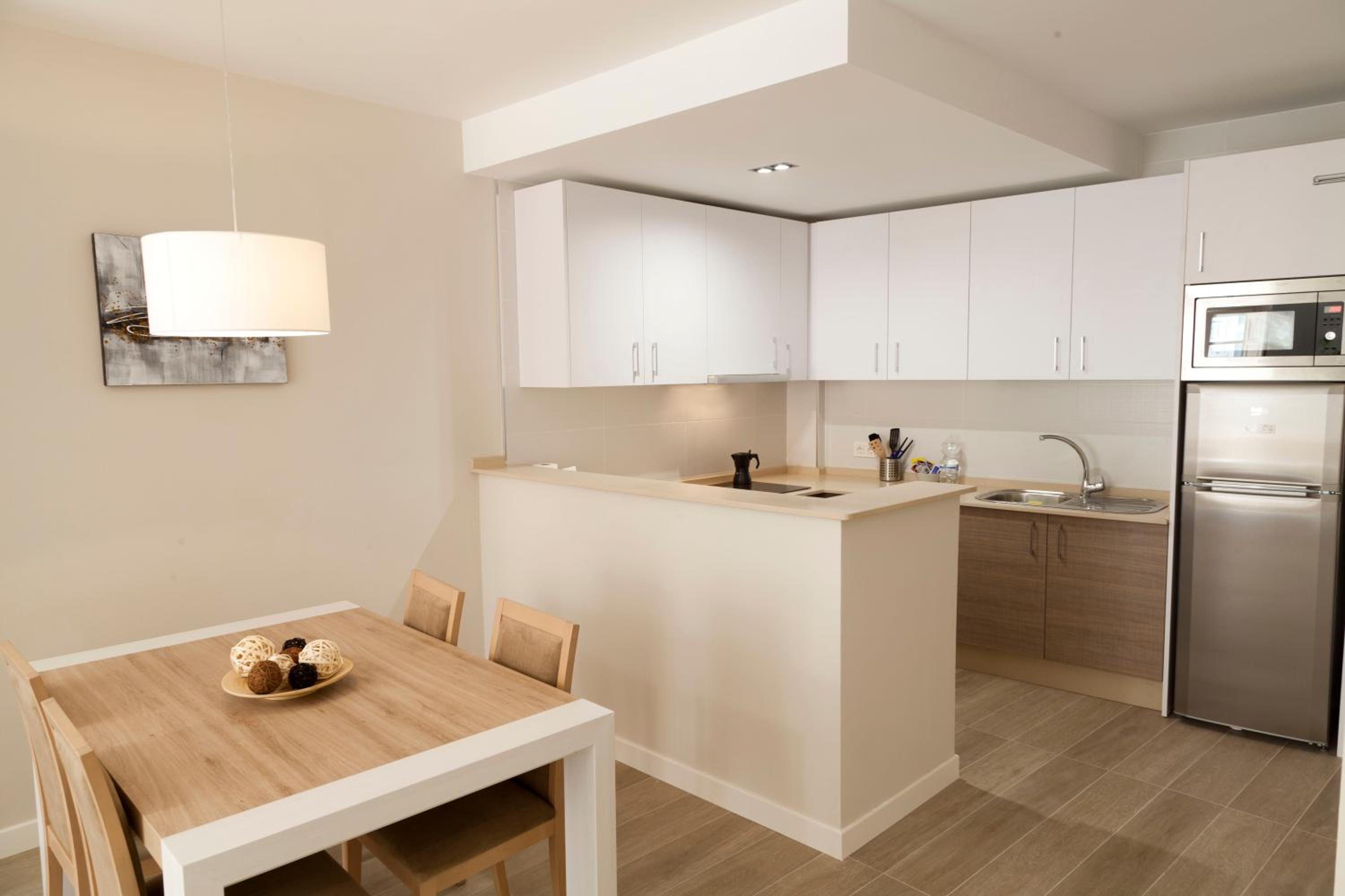 Apartamentos Pinar Málaga Centro - Carretería
