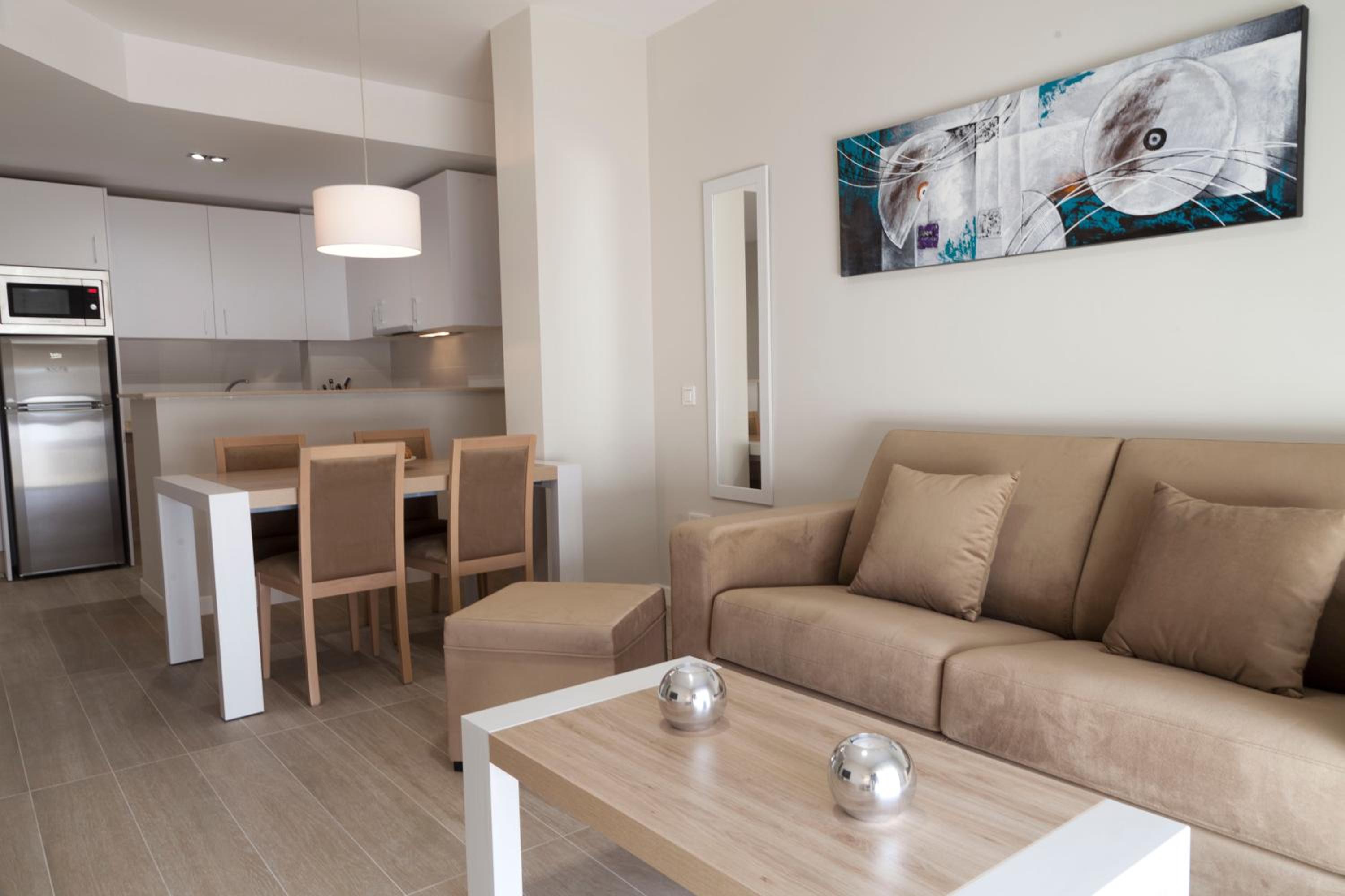 Apartamentos Pinar Málaga Centro - Carretería