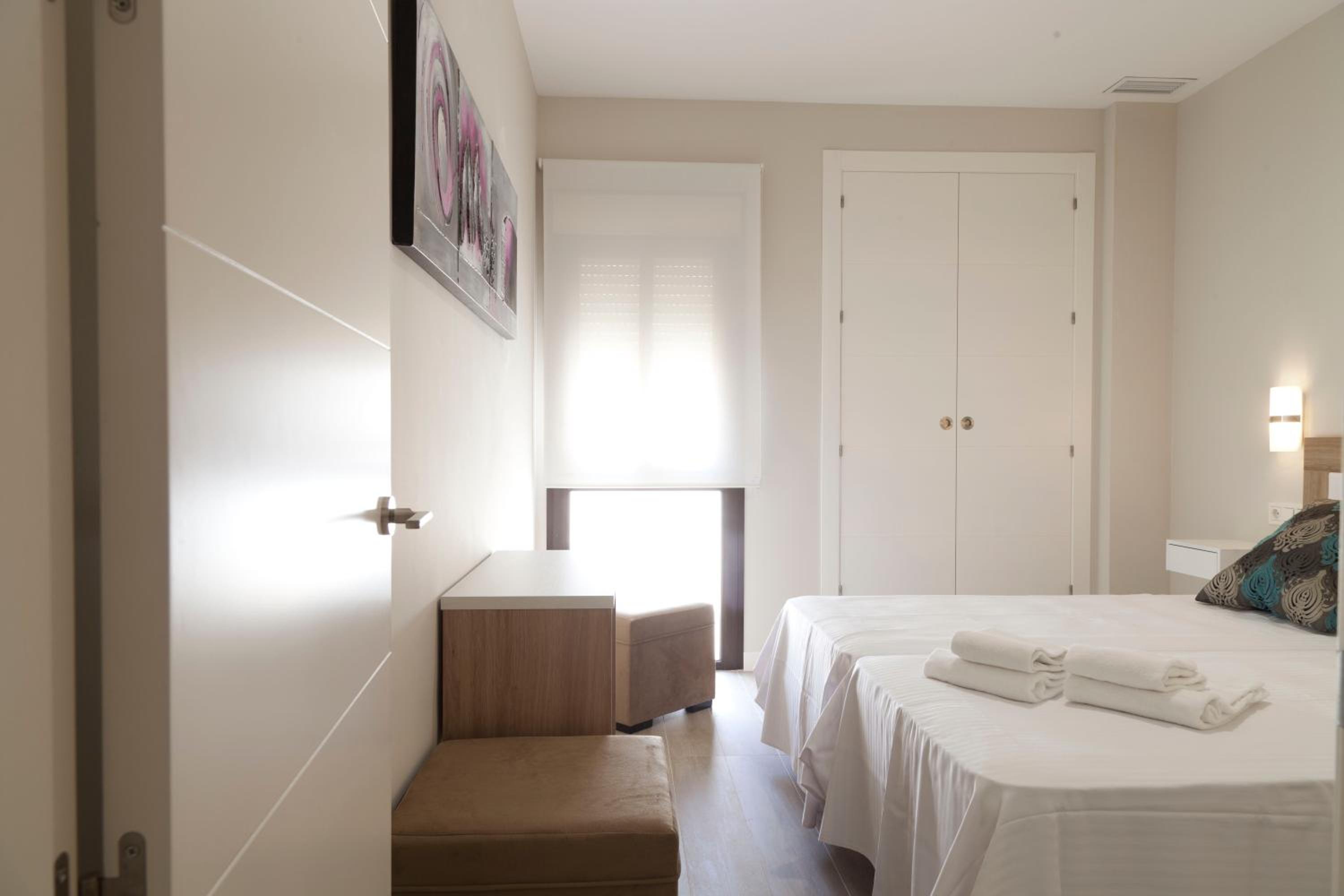 Apartamentos Pinar Málaga Centro - Carretería
