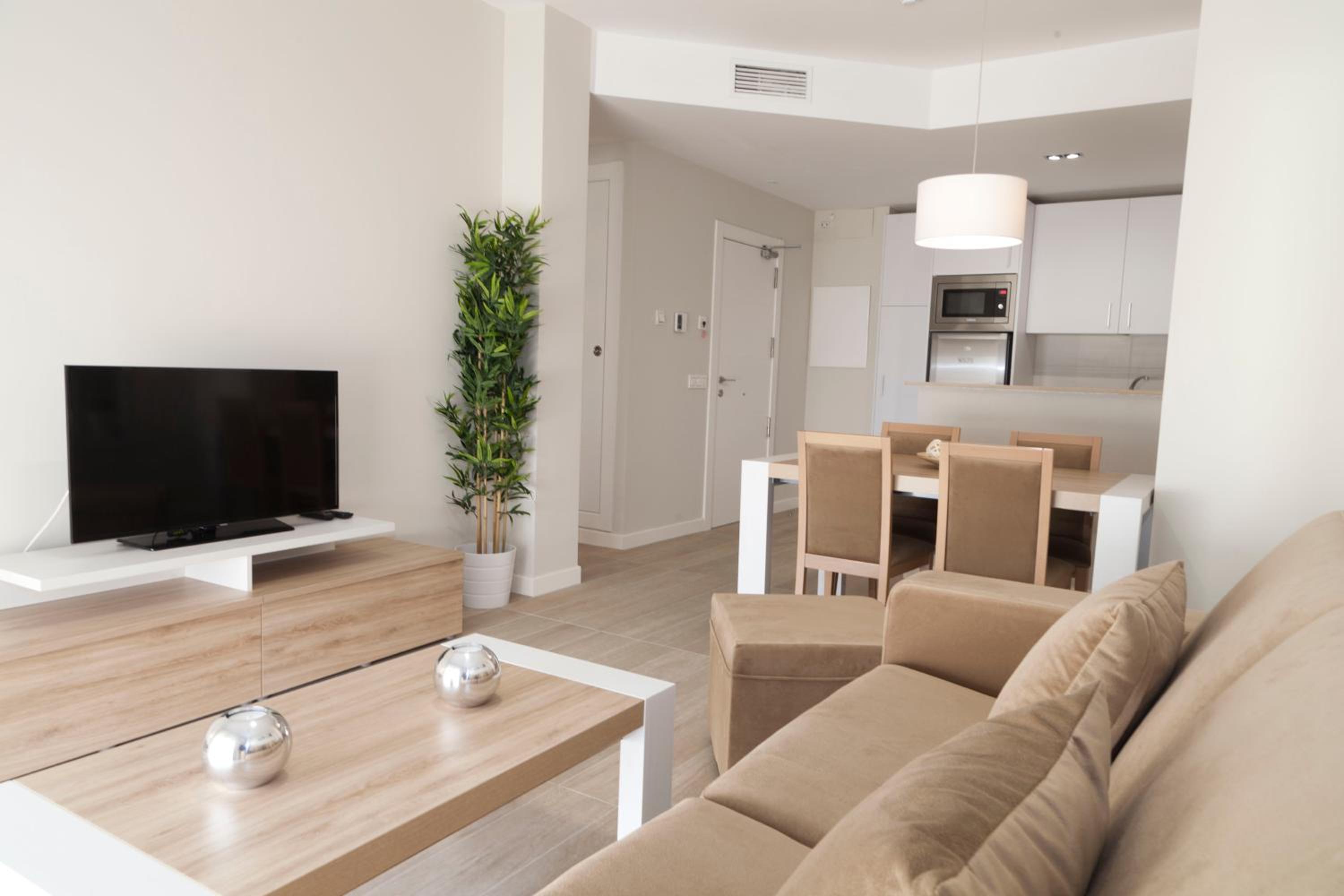 Apartamentos Pinar Málaga Centro - Carretería