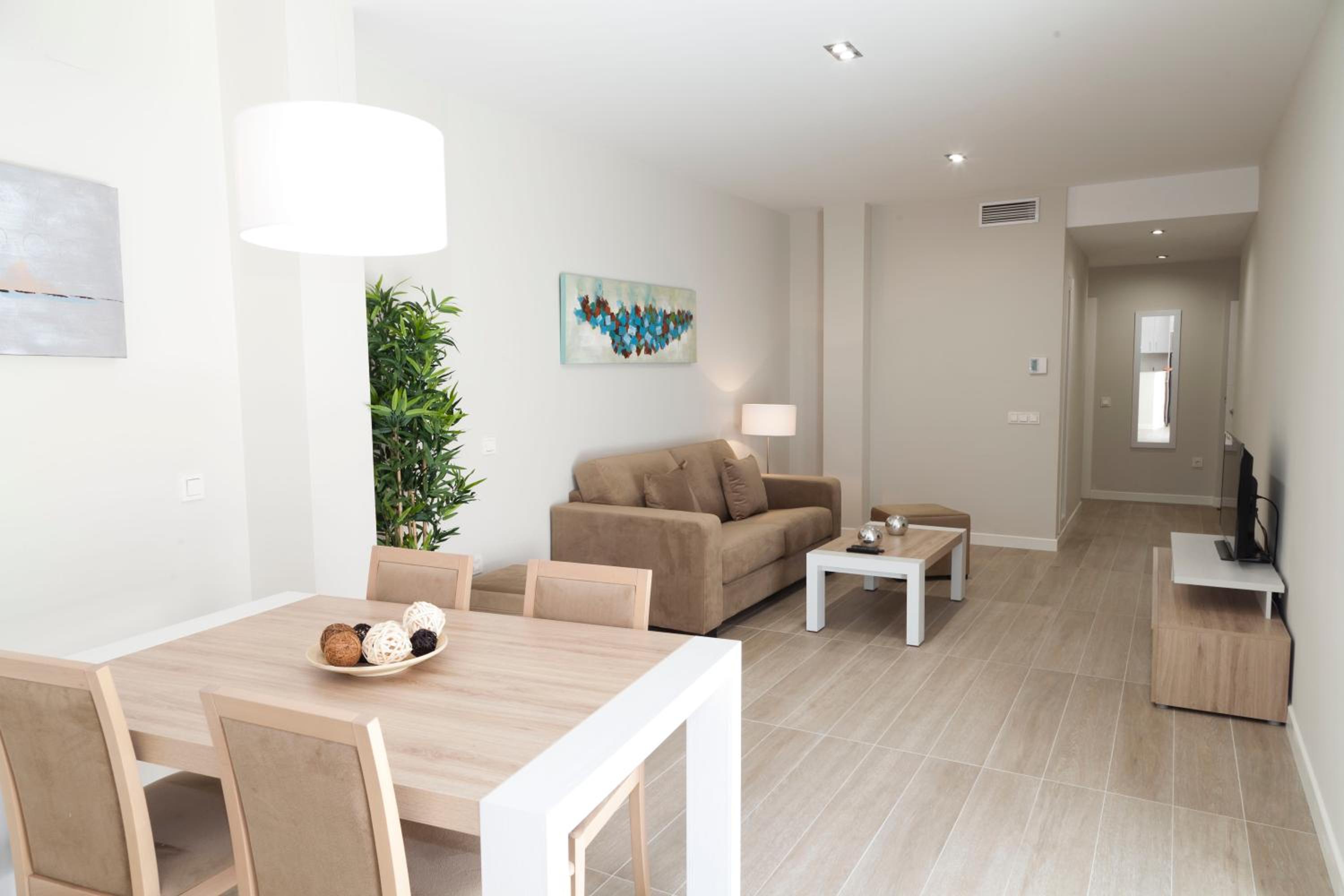 Apartamentos Pinar Málaga Centro - Carretería