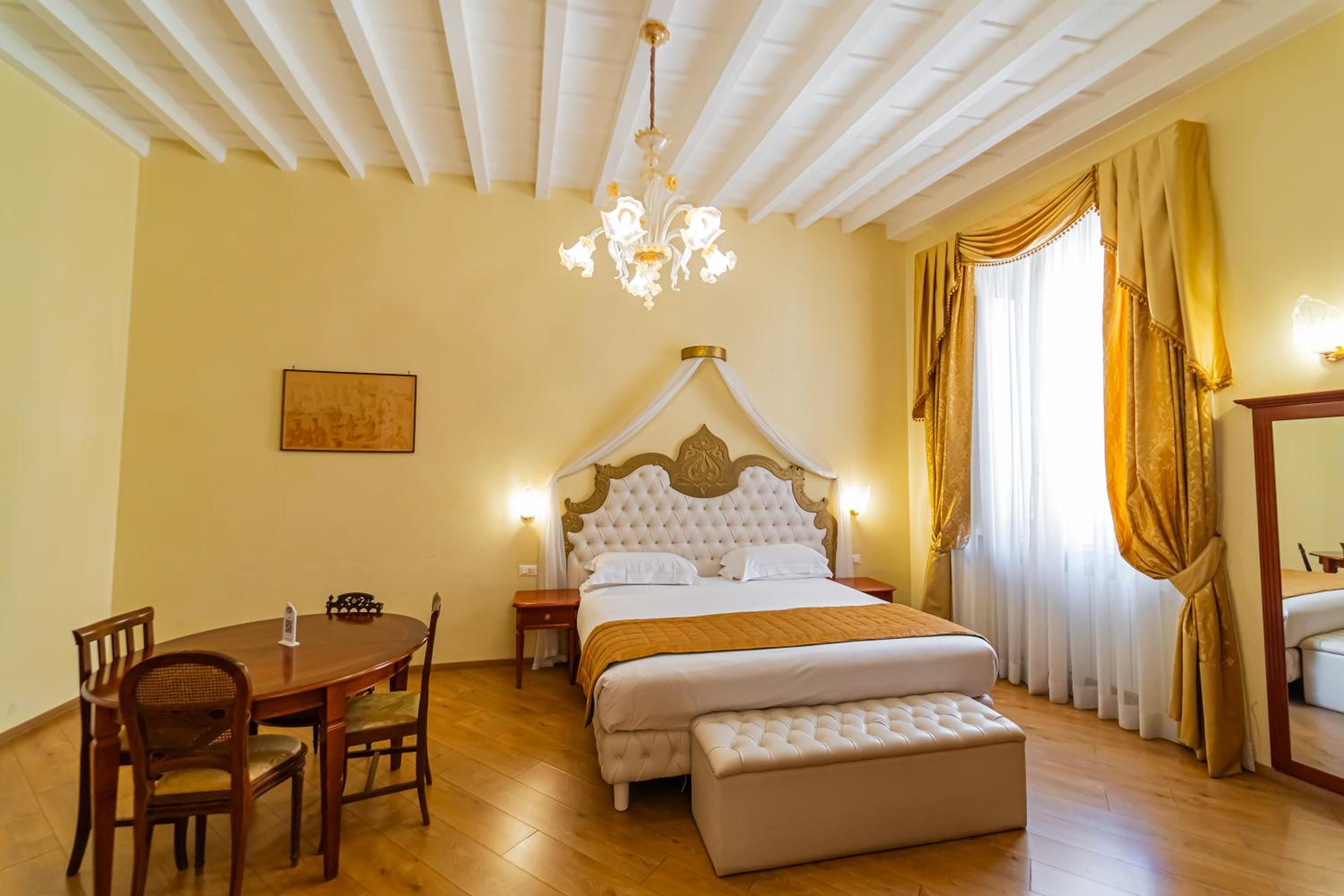 Trevi roma suites