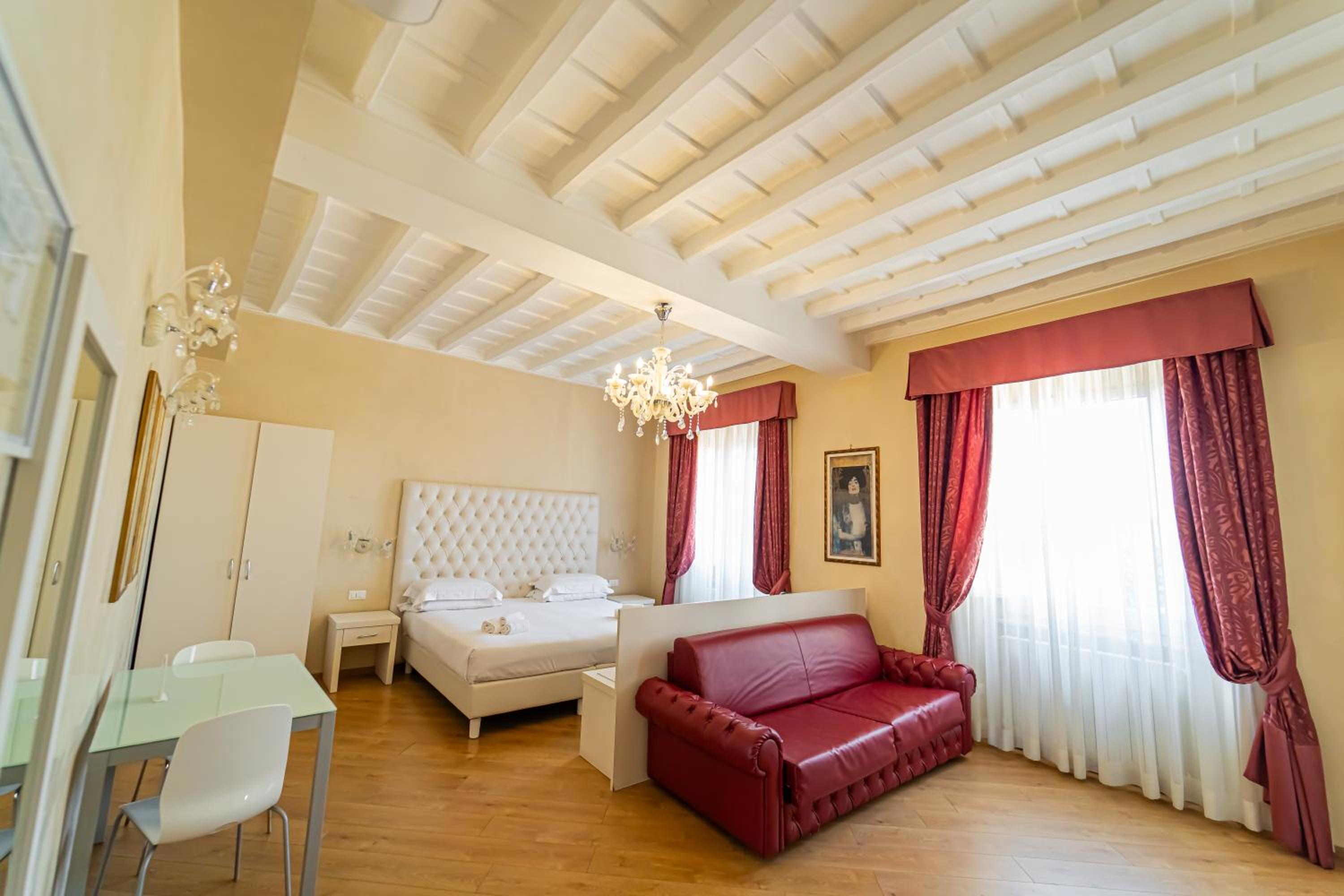 Trevi roma suites