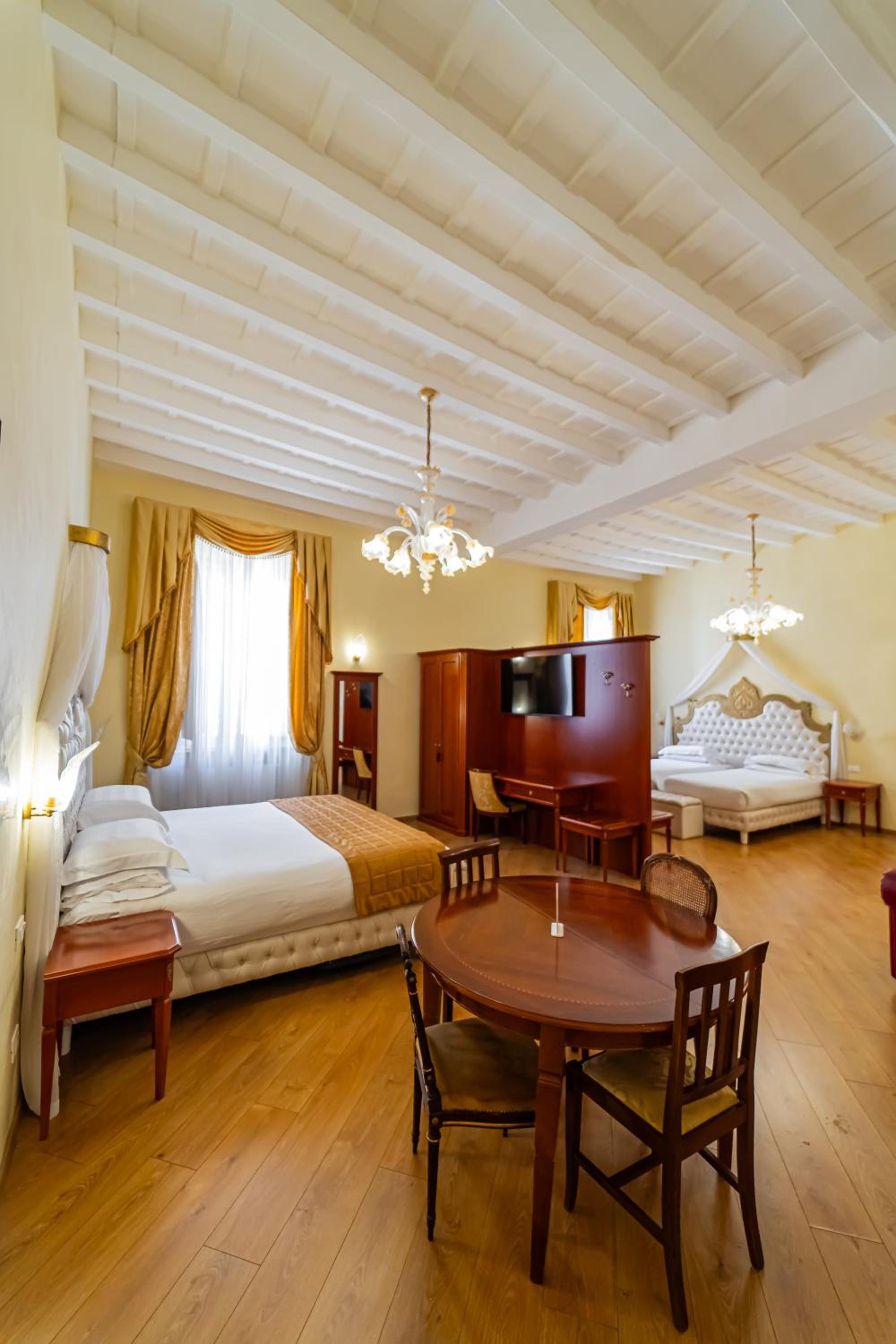Trevi roma suites