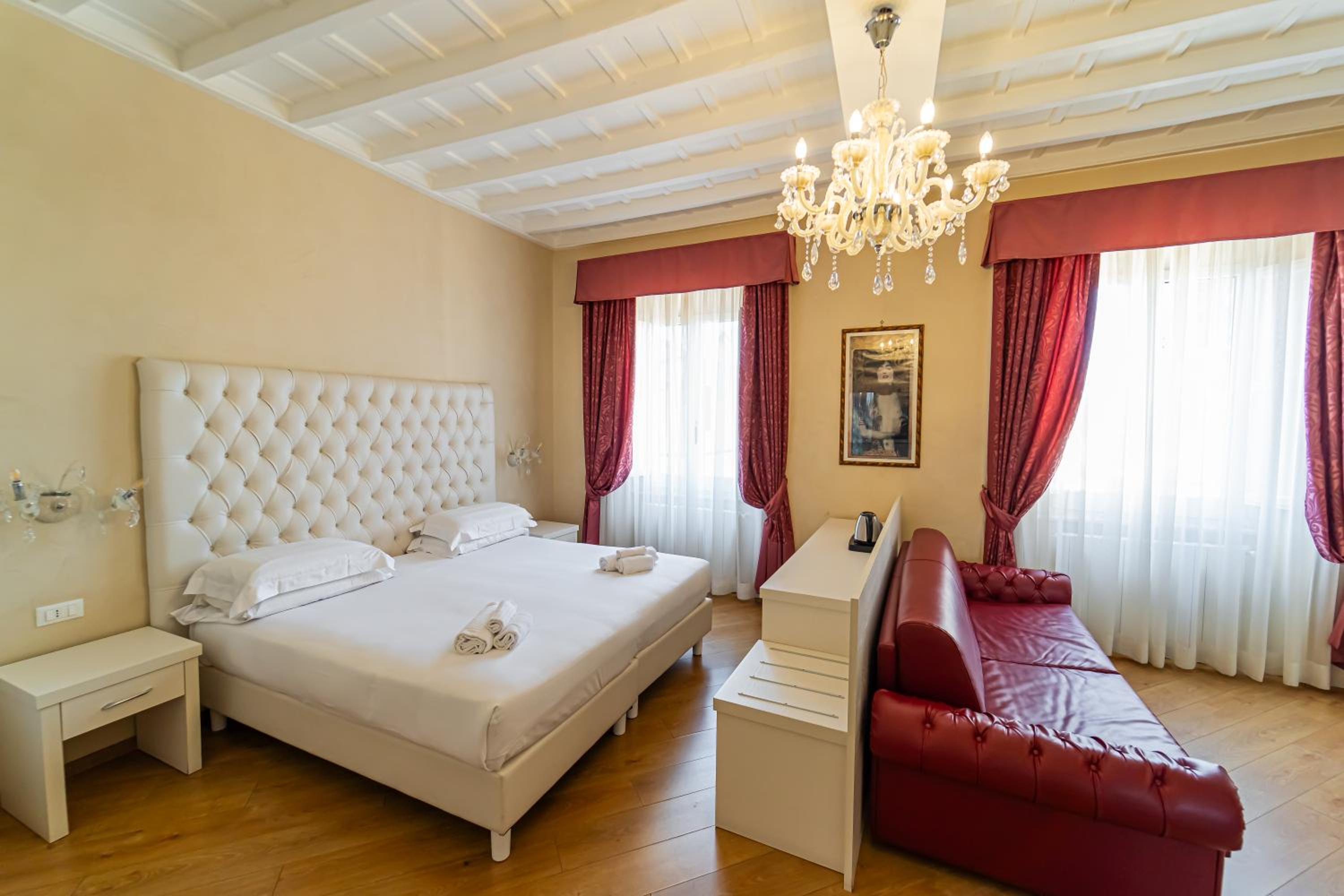 Trevi roma suites