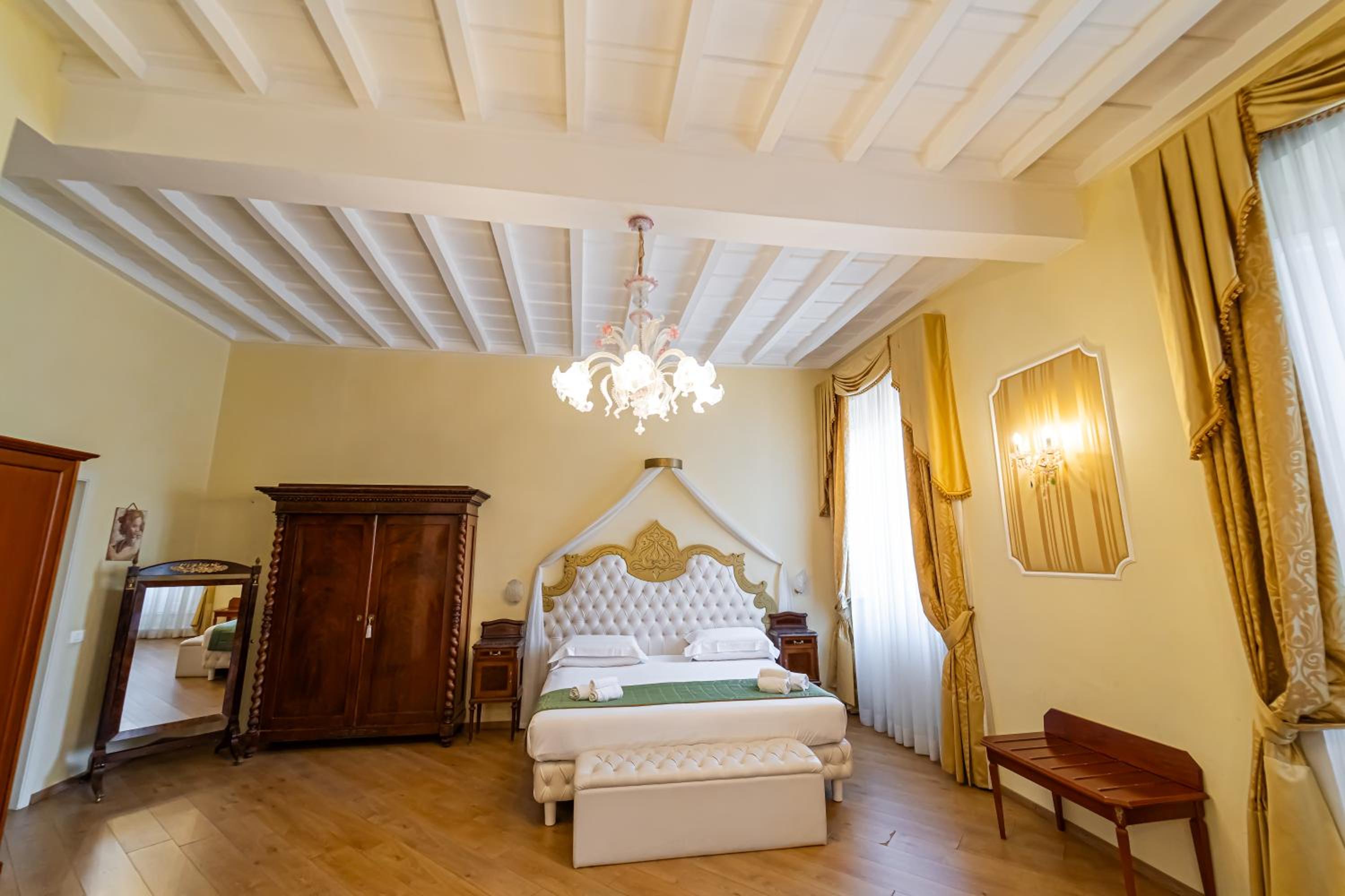 Trevi roma suites