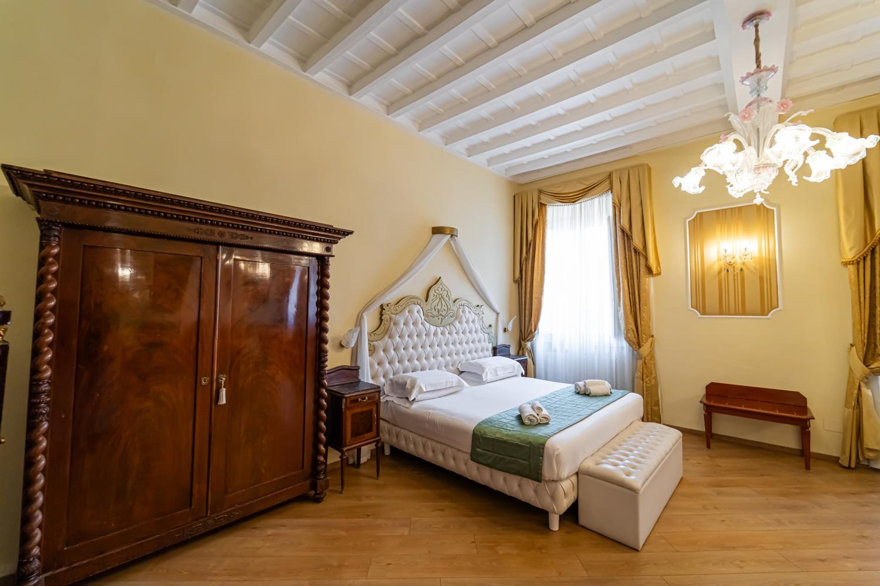 Trevi roma suites
