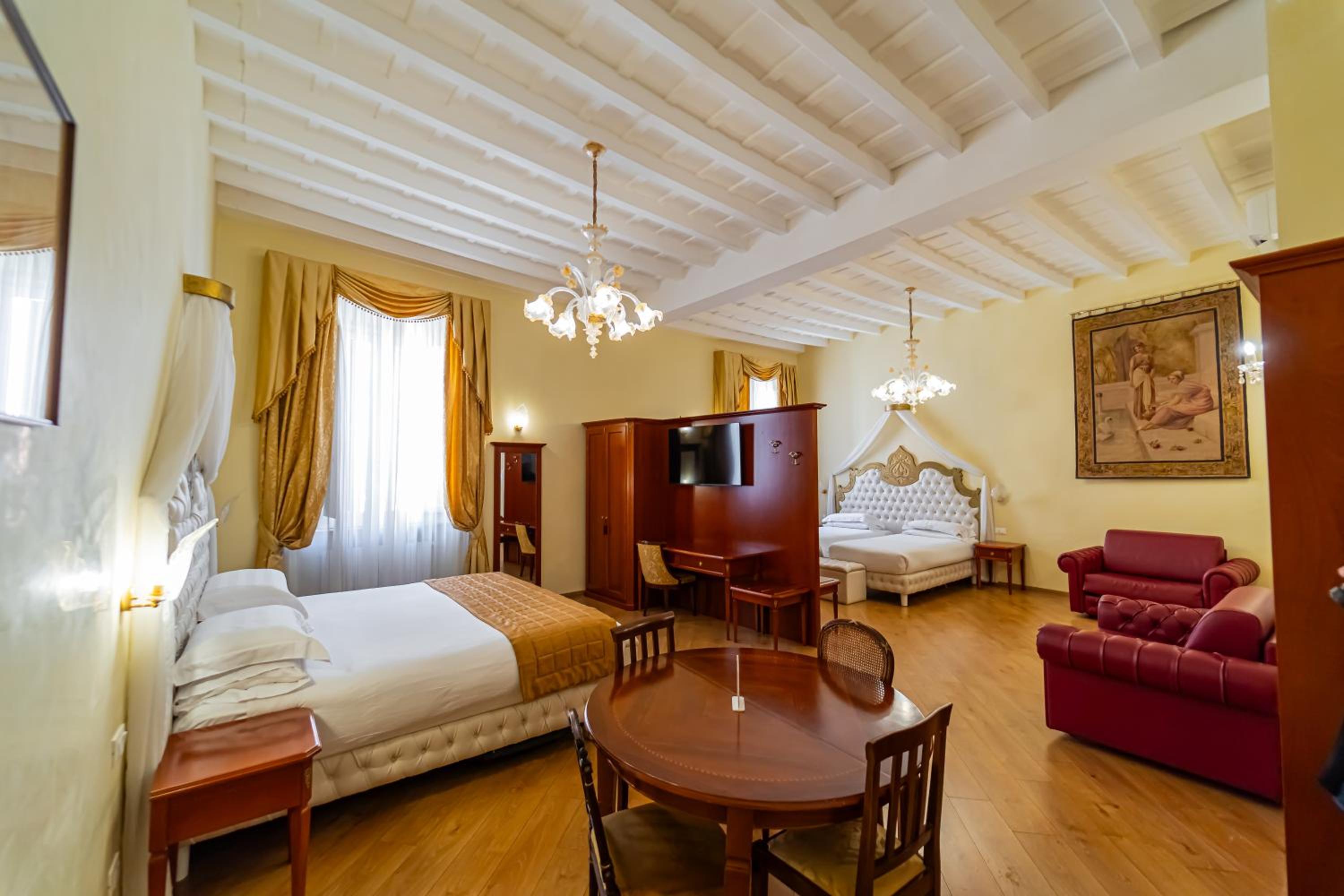 Trevi roma suites
