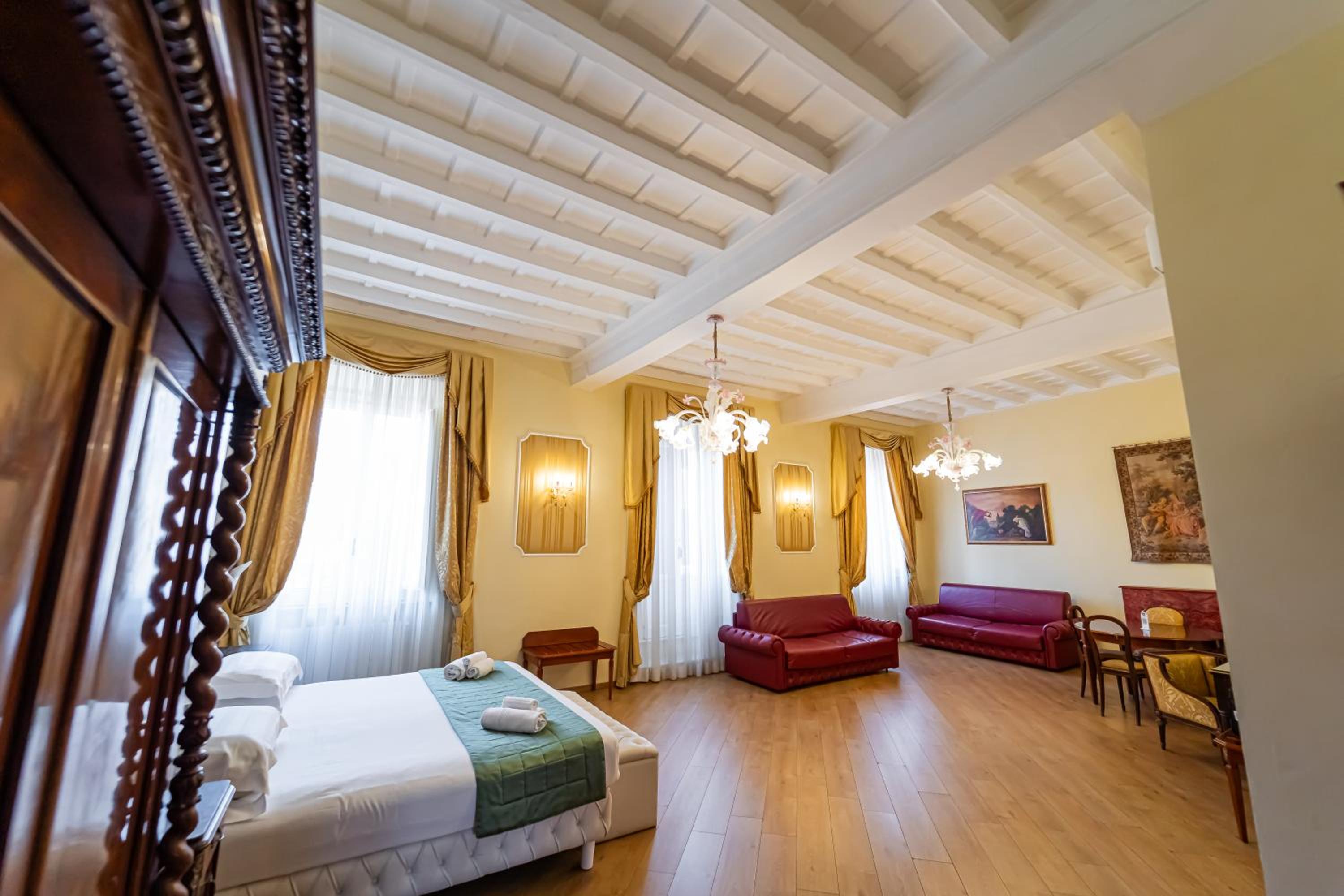 Trevi roma suites