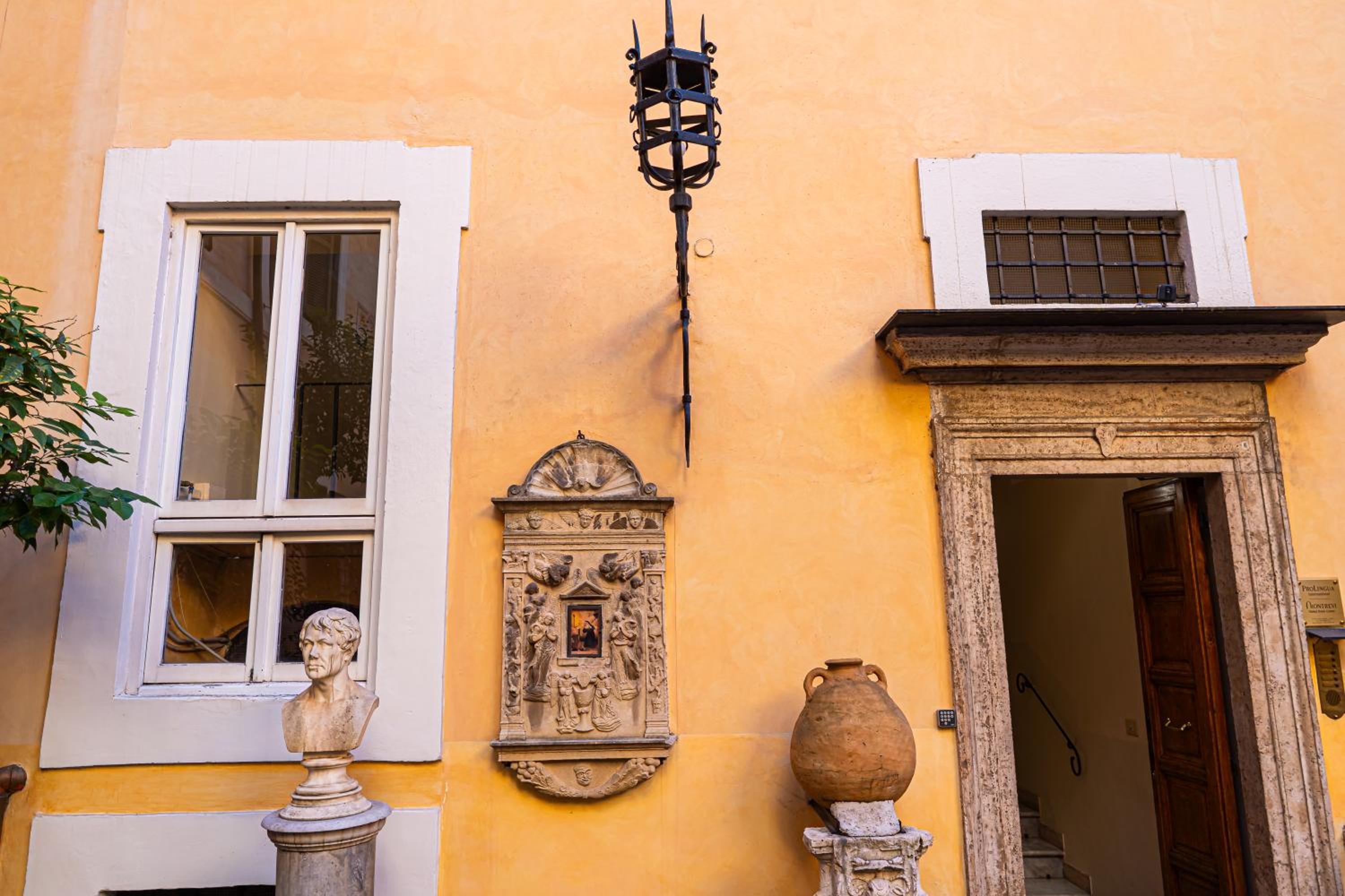 Trevi roma suites