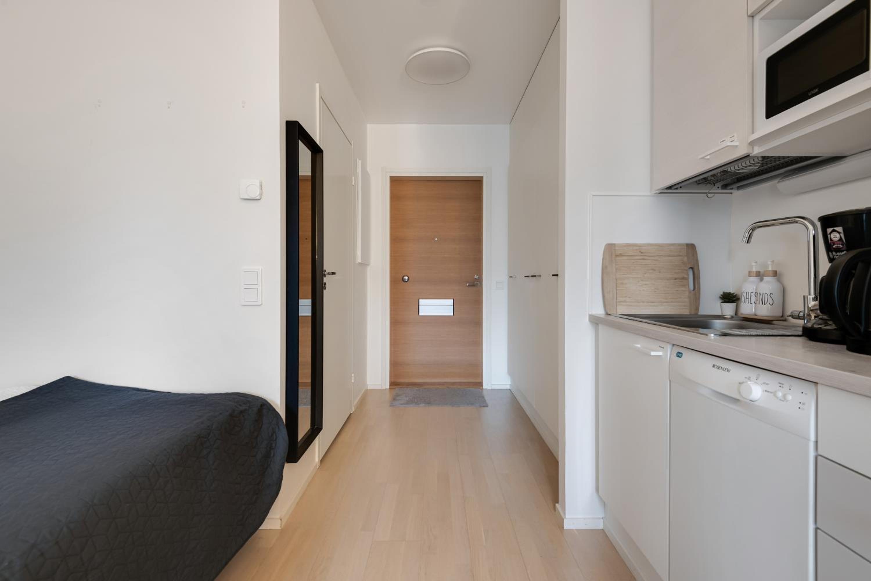 Kivis Modern Studio near Train Mall & Airport