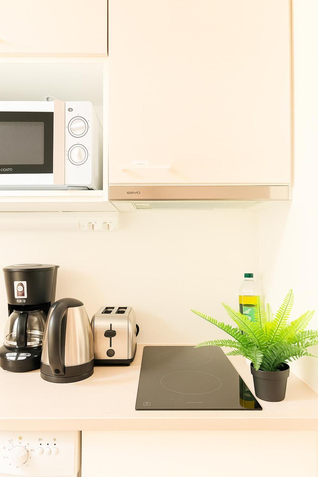 Kivis Modern Studio near Train Mall & Airport