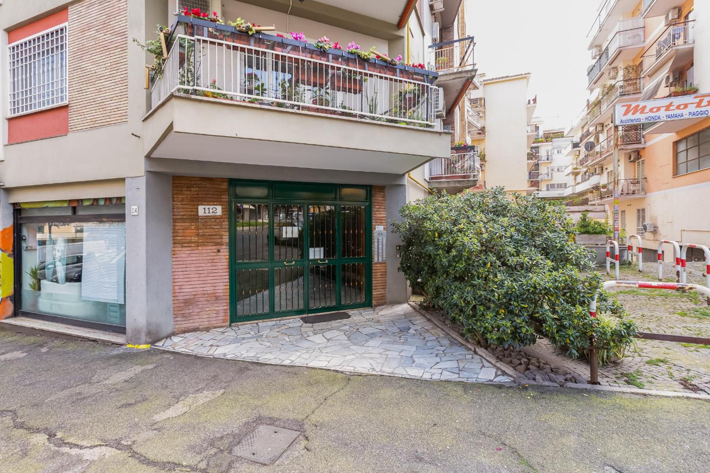 BMGA l Chill Apt with Terrace Close to the Vatican