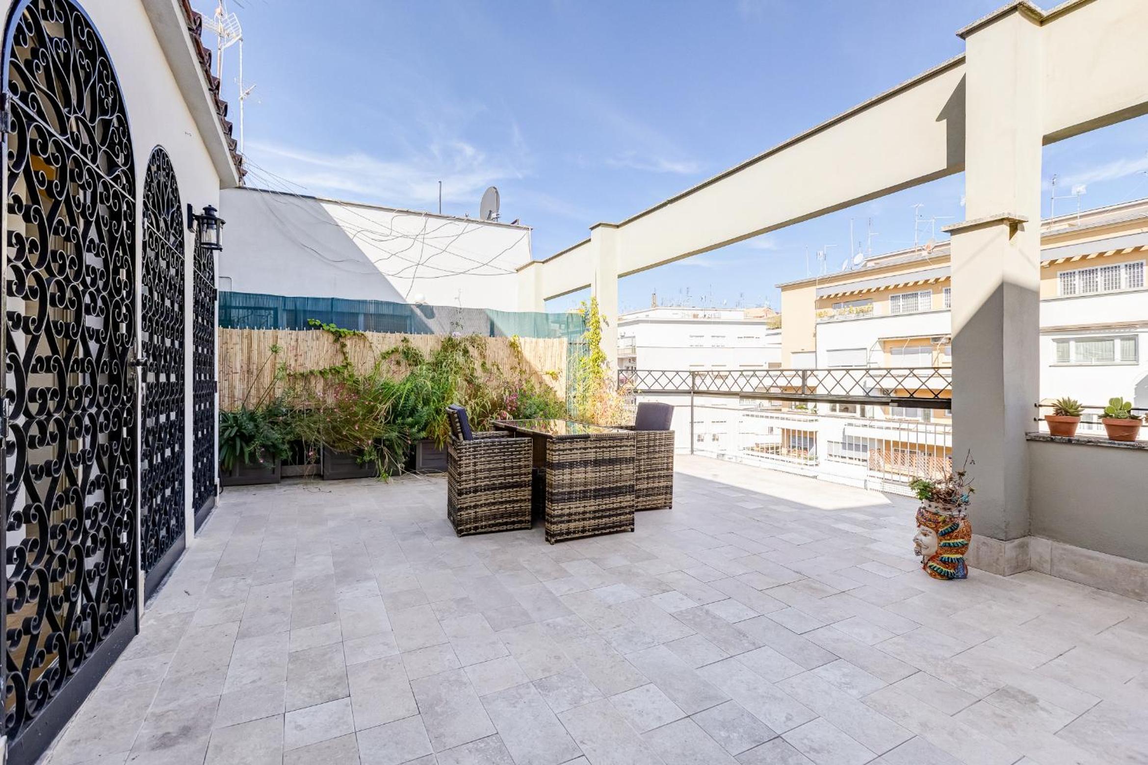 BMGA l Chill Apt with Terrace Close to the Vatican