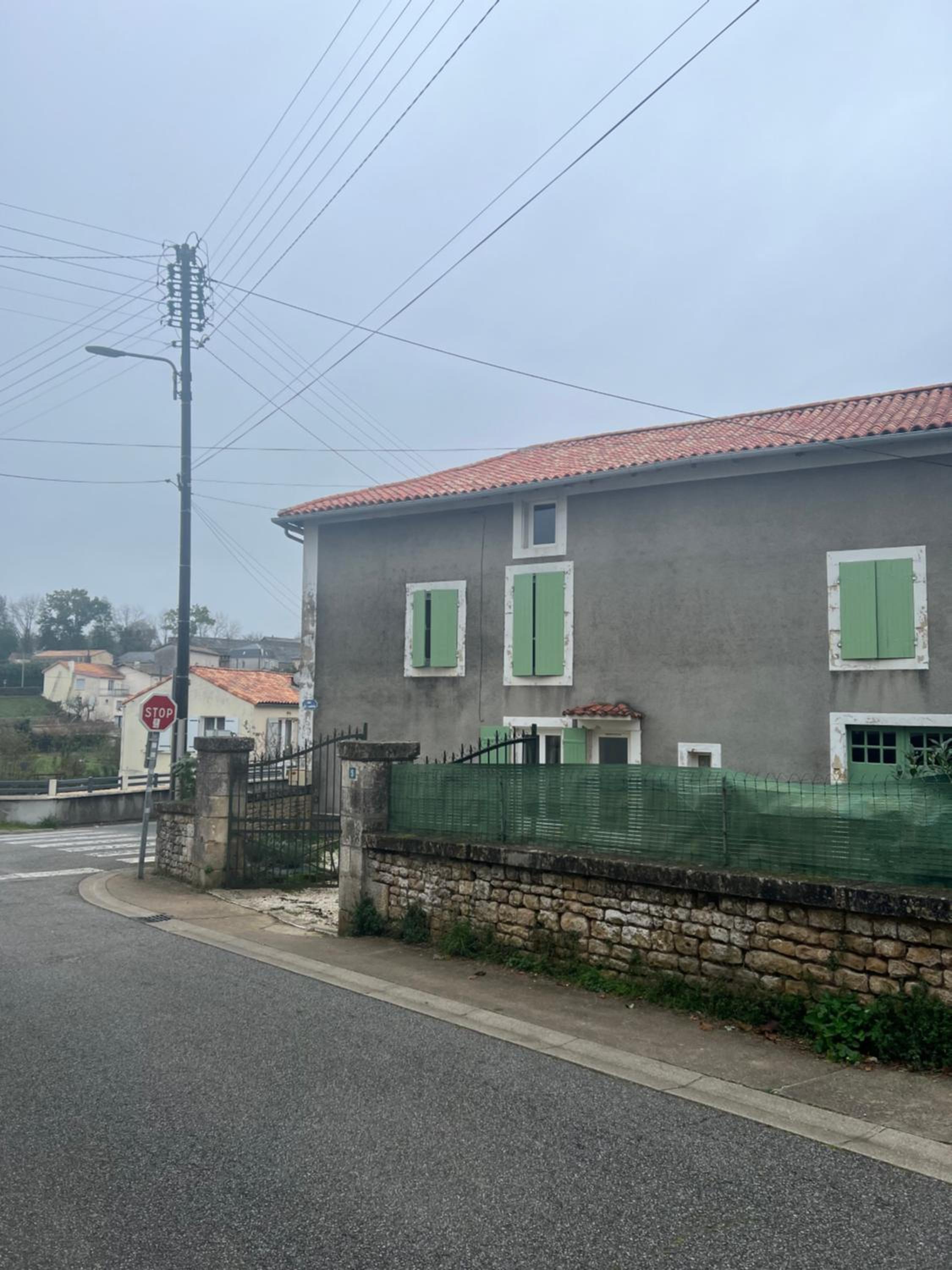 Duplex spacieux-2chambres-ideal vehicule electrique