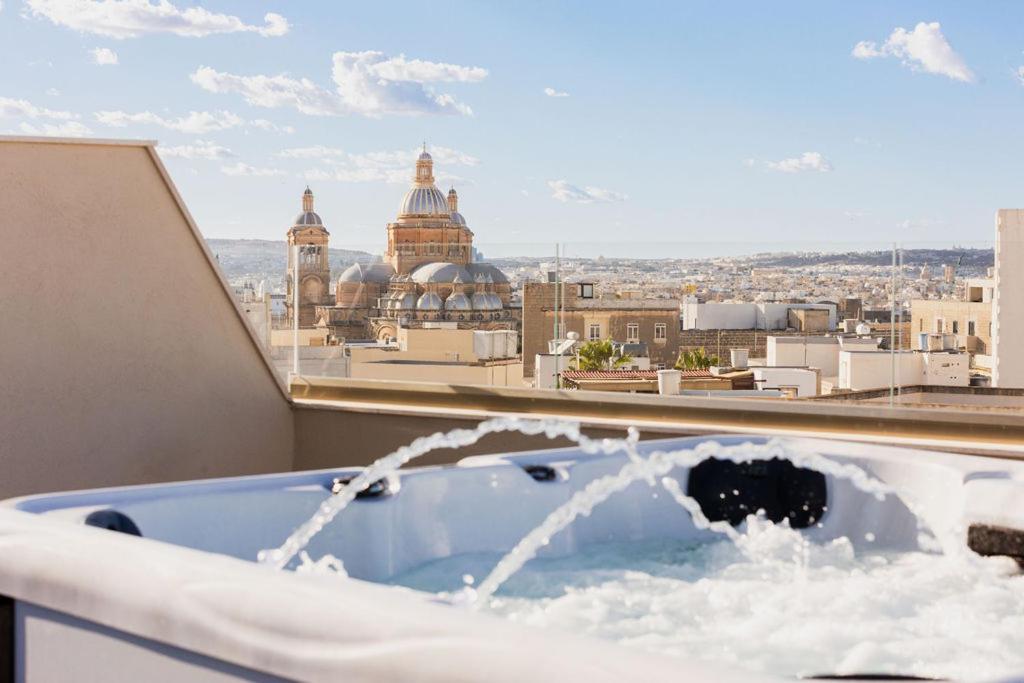 PH Jacuzzi &StunningTerrace Near Tarxien Temples
