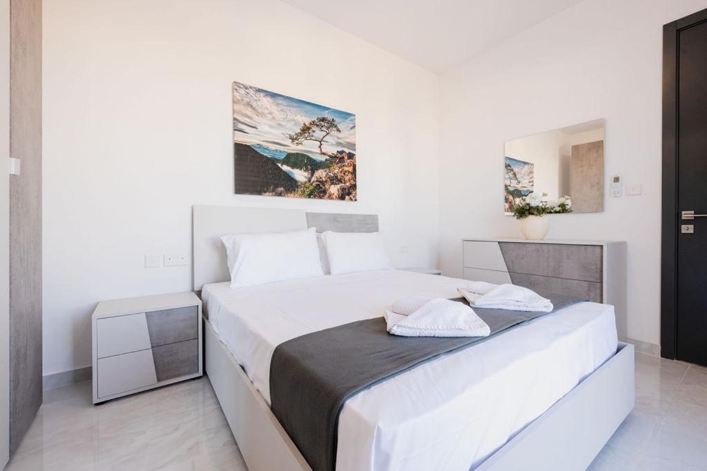 PH Jacuzzi &StunningTerrace Near Tarxien Temples
