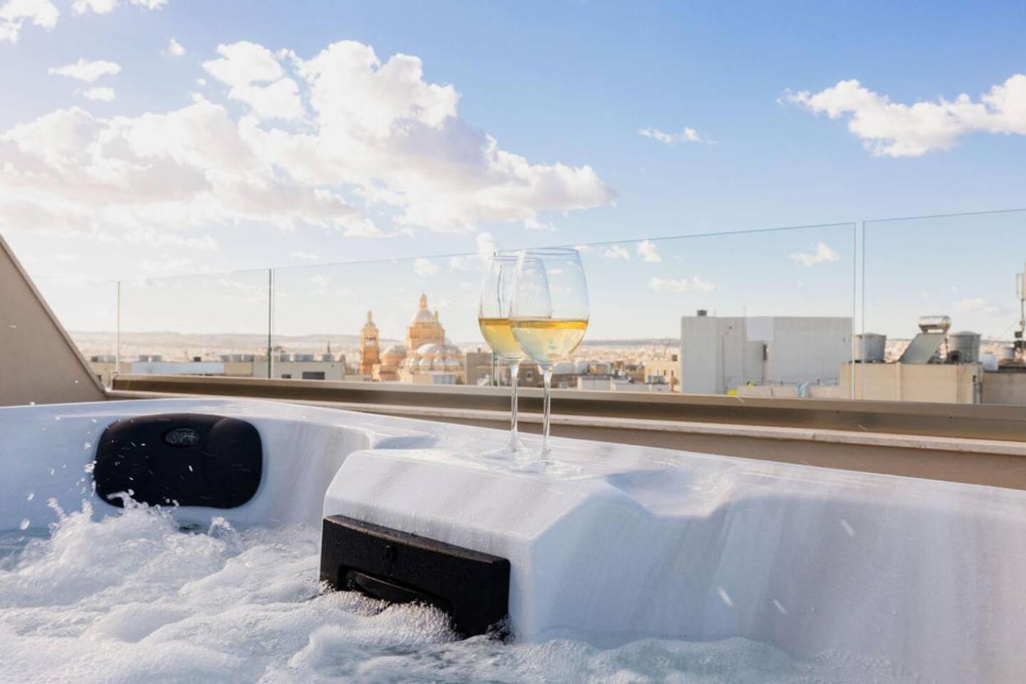 PH Jacuzzi &StunningTerrace Near Tarxien Temples