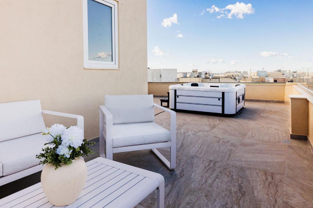 PH Jacuzzi &StunningTerrace Near Tarxien Temples