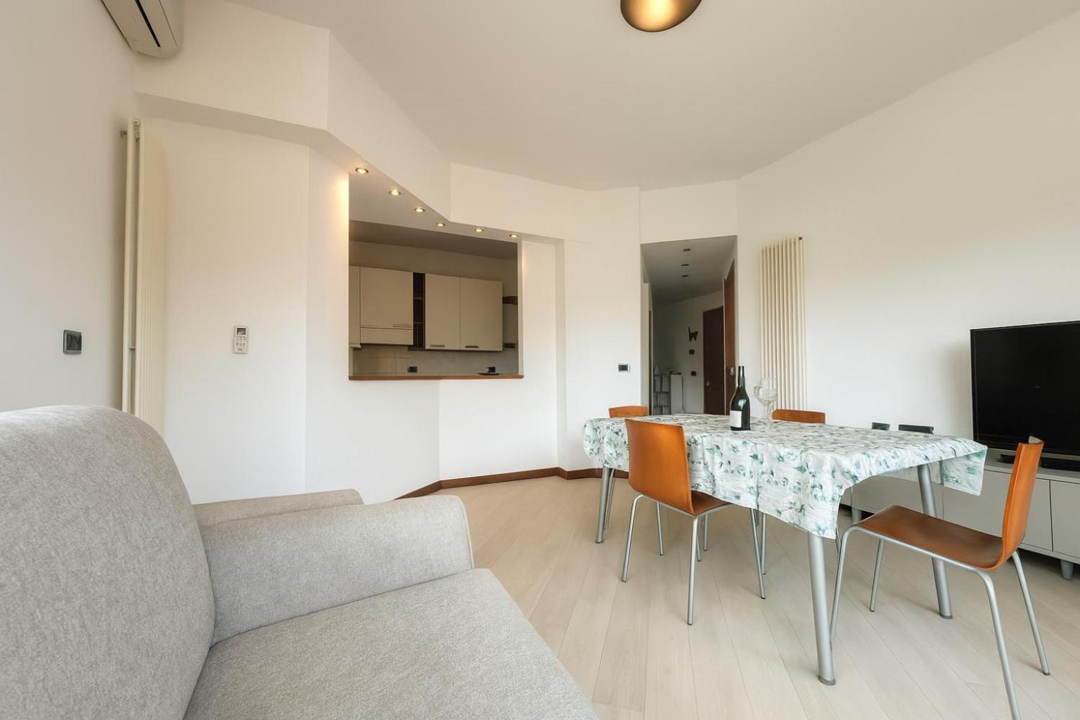 WELCOME RIVIERA-Primavera 1A- Vista mare- spazioso e comodo appartamento-2 bagni-wifi-aria condizionata in ogni stanza-garage a pagamento 15 euro al giorno
