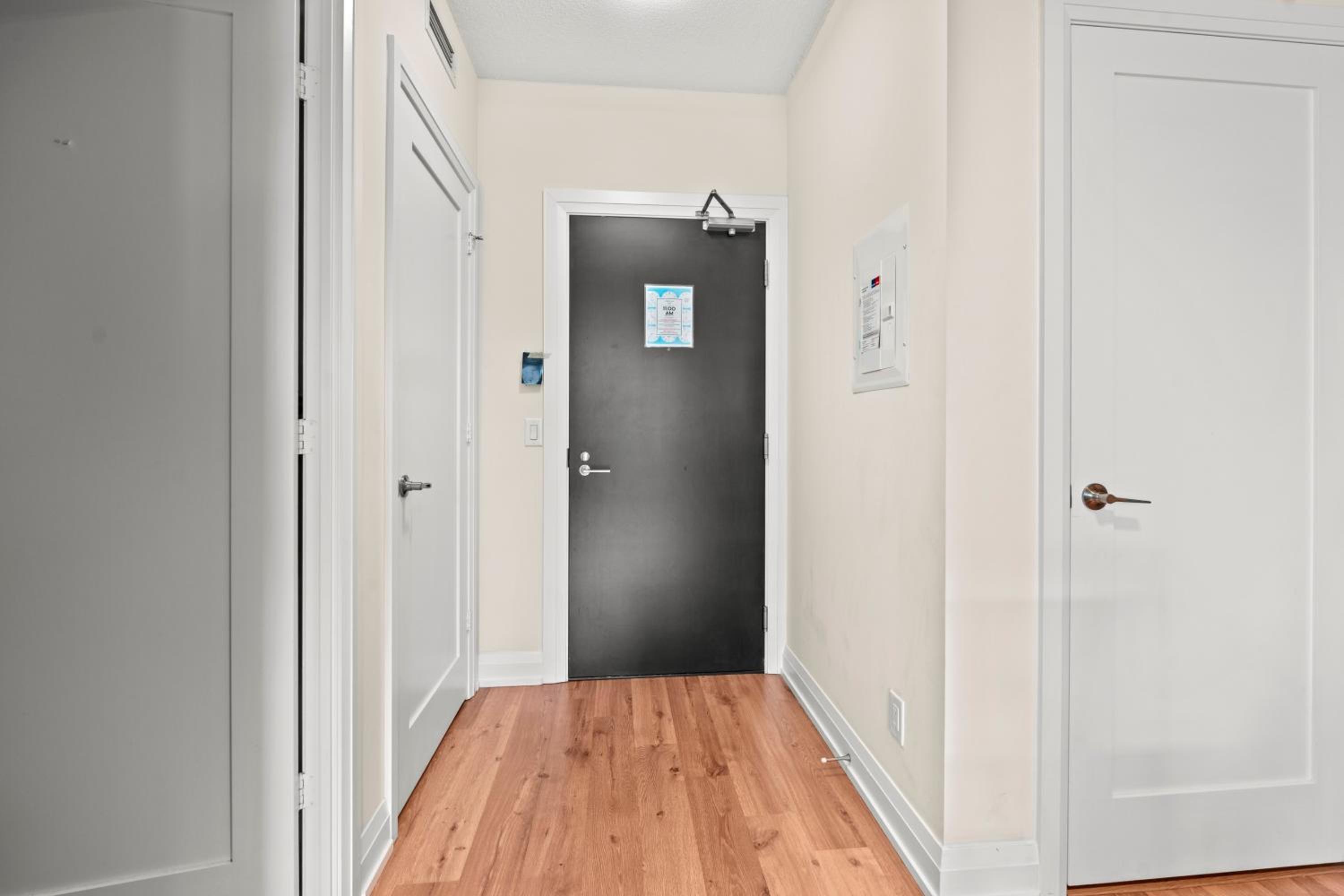 Amazing 1Bedroom 1BR Sheppard Metro Free parking