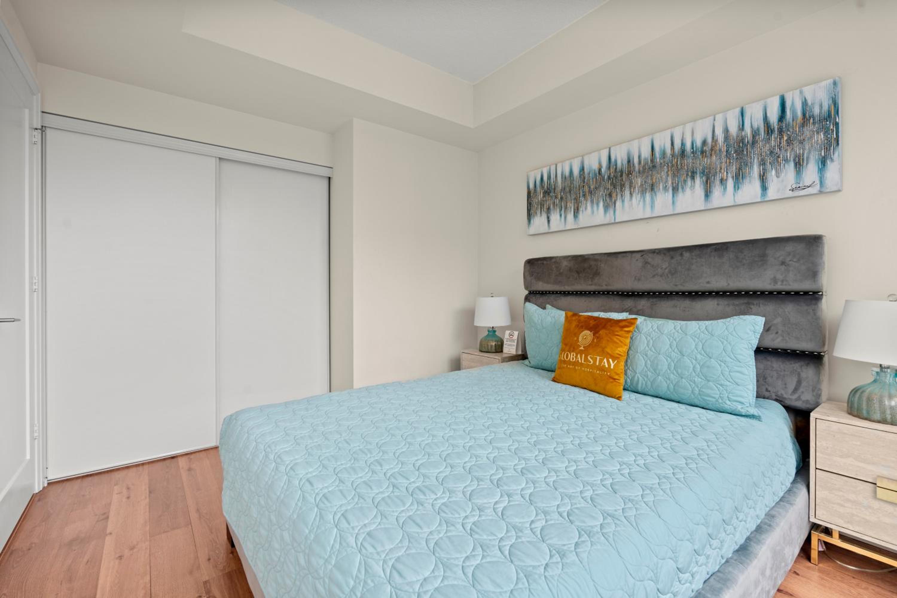 Amazing 1Bedroom 1BR Sheppard Metro Free parking
