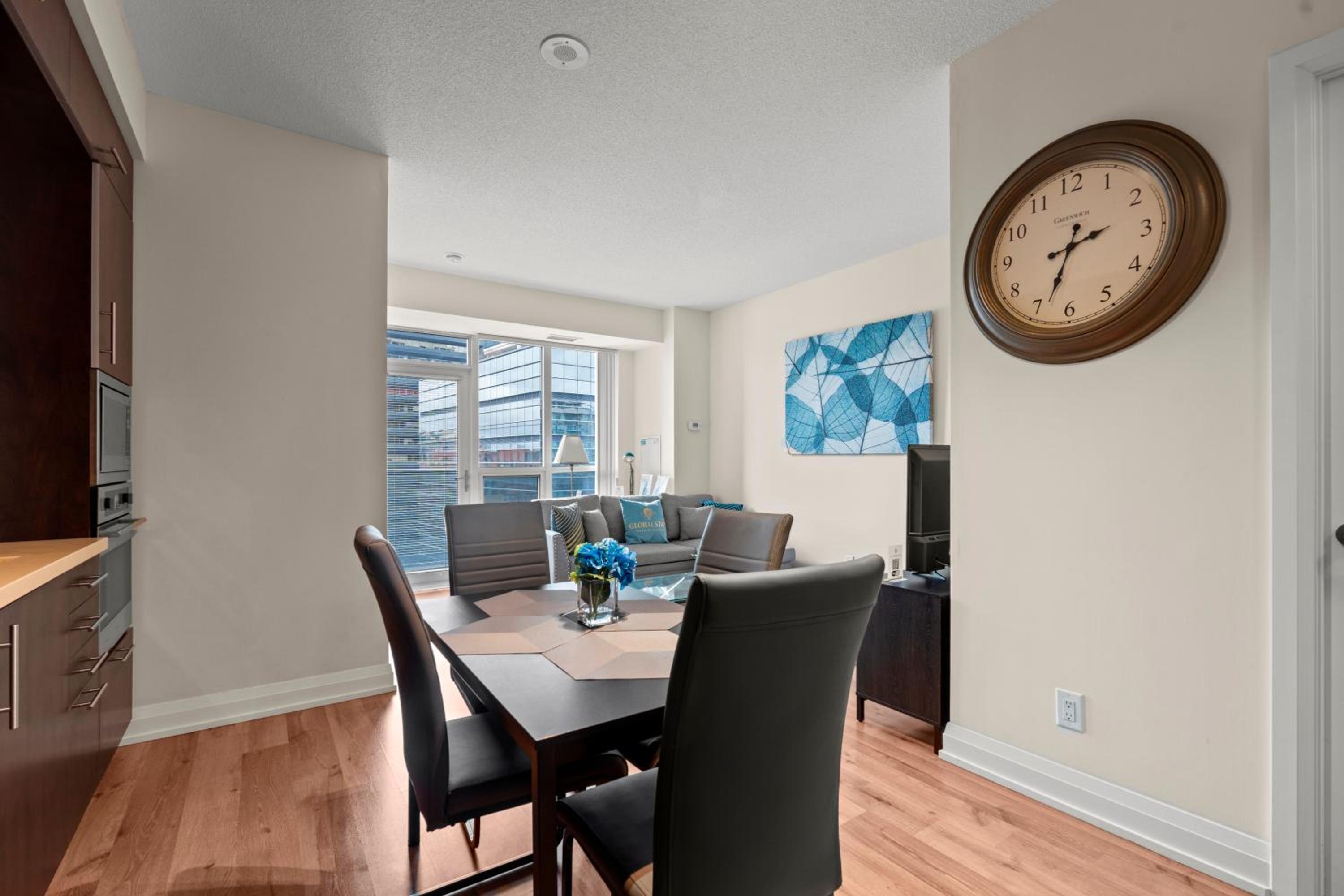 Amazing 1Bedroom 1BR Sheppard Metro Free parking