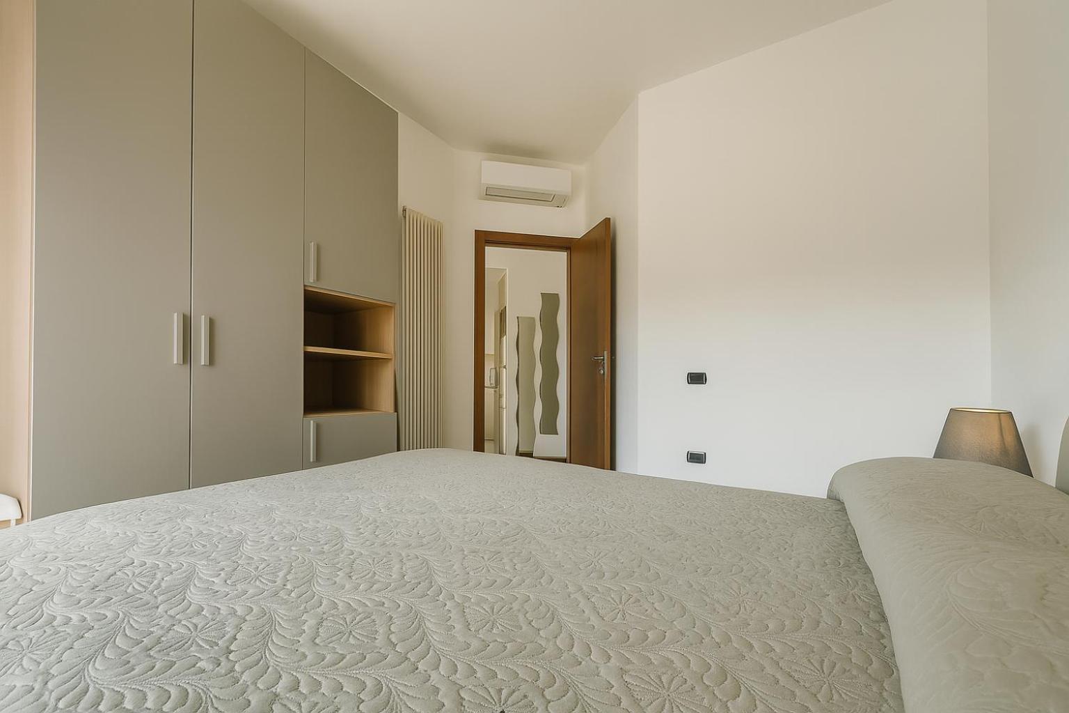 WELCOME RIVIERA-Primavera 1A- Vista mare- spazioso e comodo appartamento-2 bagni-wifi-aria condizionata in ogni stanza-garage a pagamento 15 euro al giorno