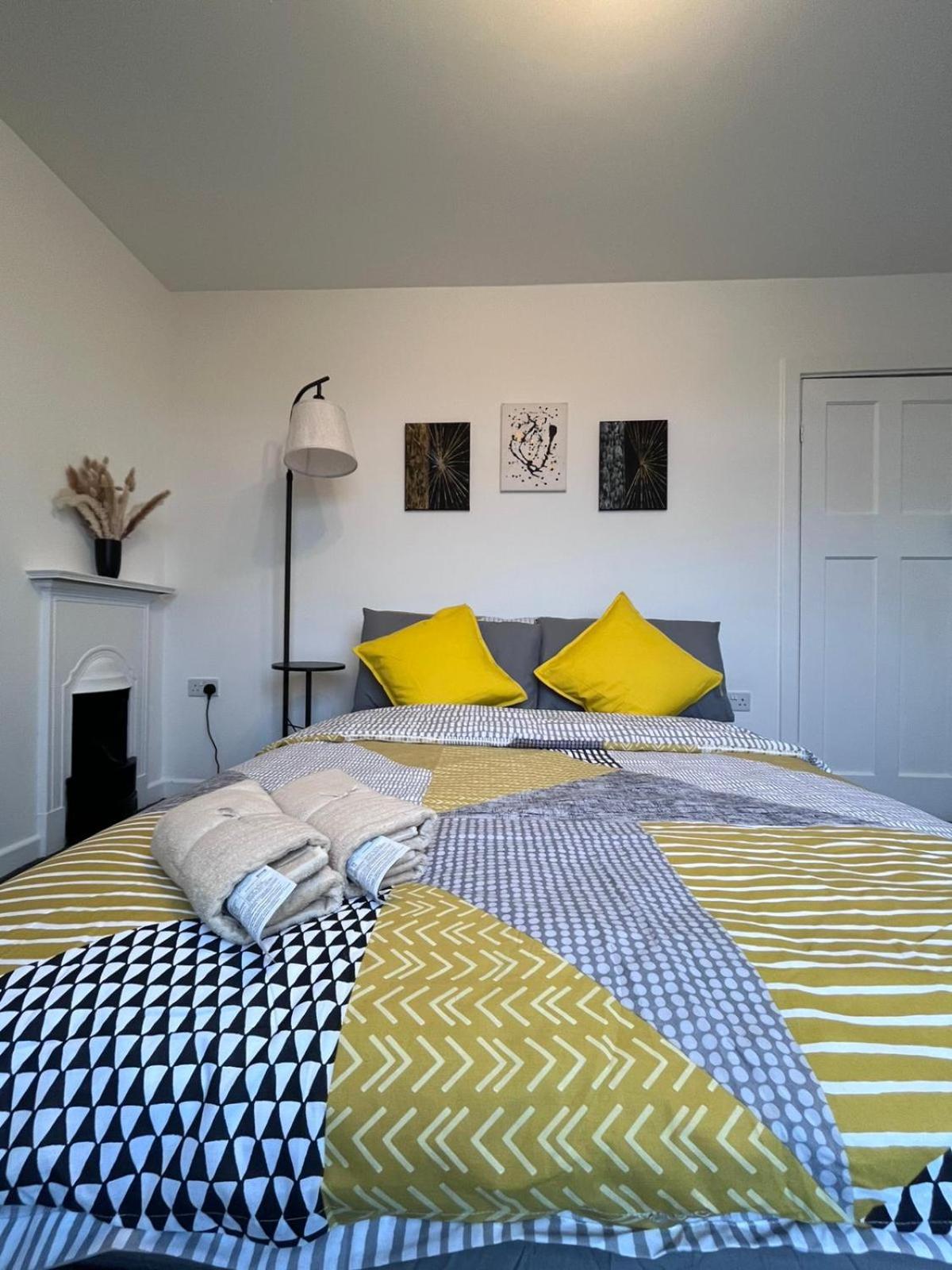 2-Bed Family House Nr Nottingham City Hospital, Arnold, Mansfield with Free WiFi