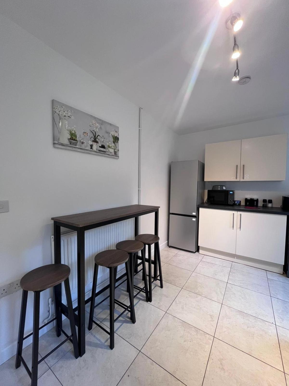 2-Bed Family House Nr Nottingham City Hospital, Arnold, Mansfield with Free WiFi