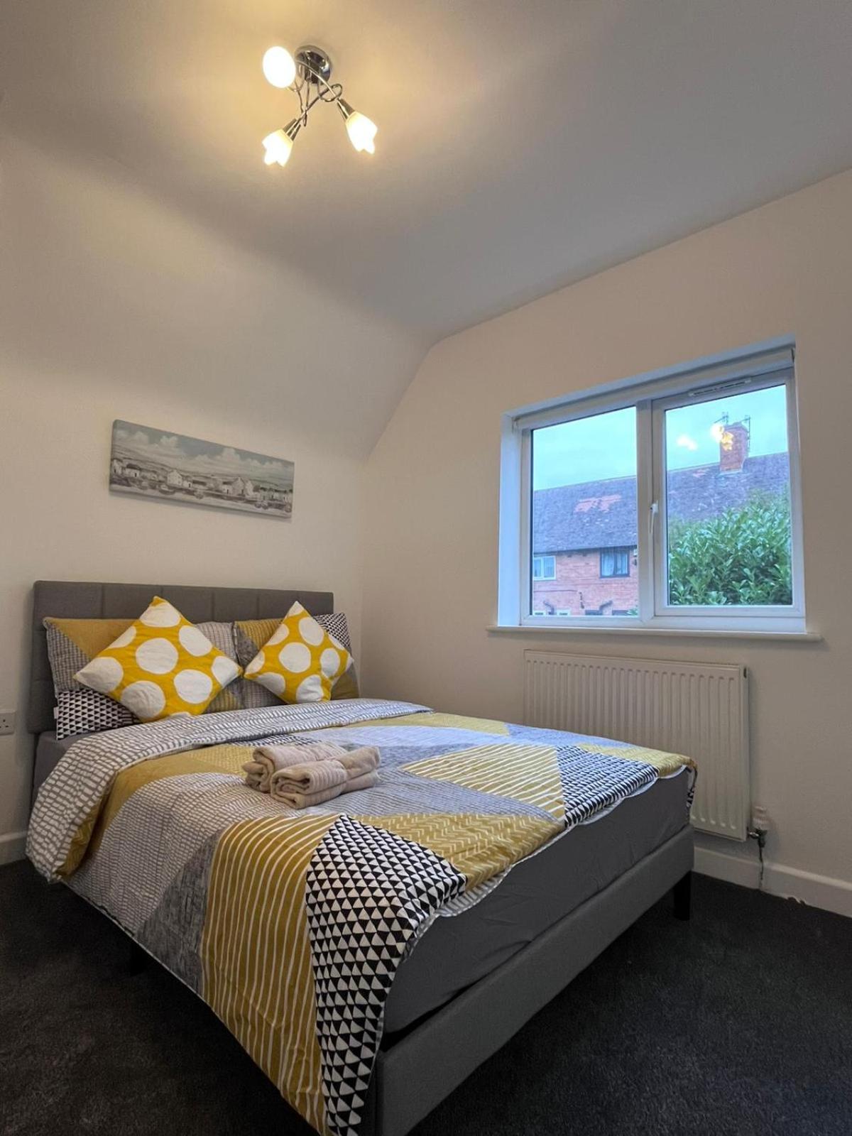 2-Bed Family House Nr Nottingham City Hospital, Arnold, Mansfield with Free WiFi
