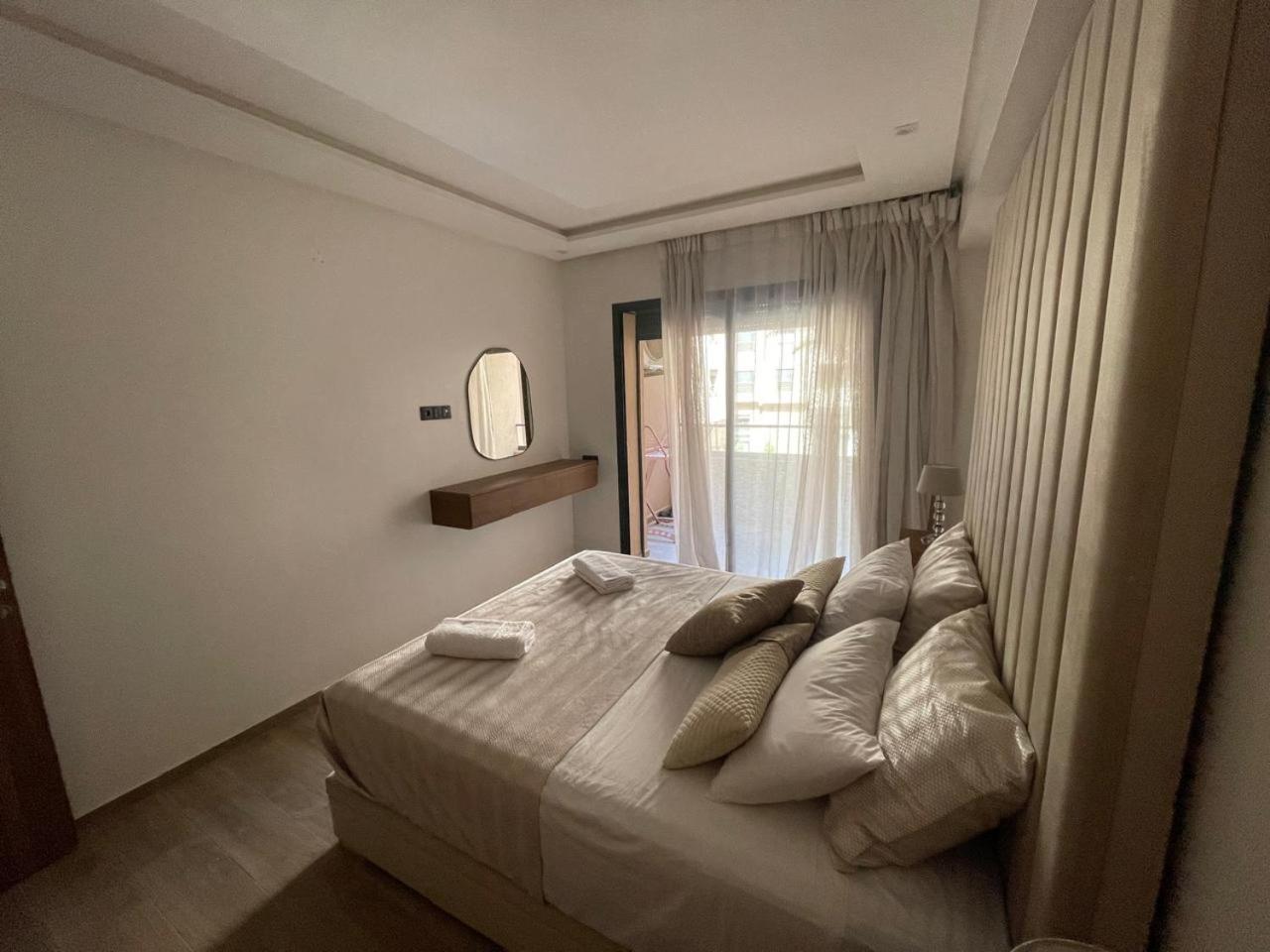 Appartement Moderne Centre Gueliz Sunny Pool PS4 & Wi-Fi